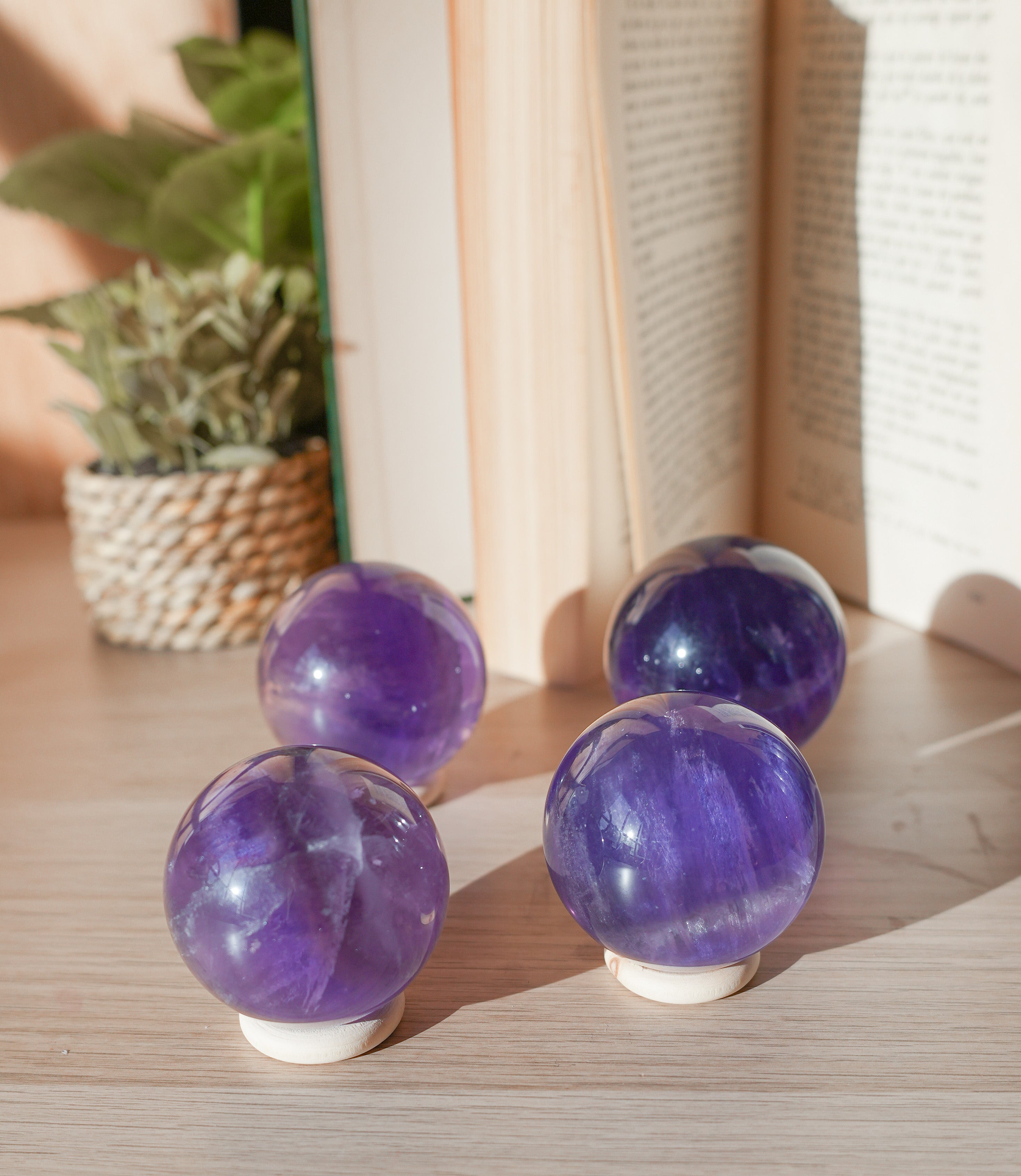 Esfera de Fluorita Morada – Calma, Intuición y Claridad Espiritual