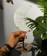 Luna de Amazonita con Stand – Calma, Verdad Interior y Energía del Corazón