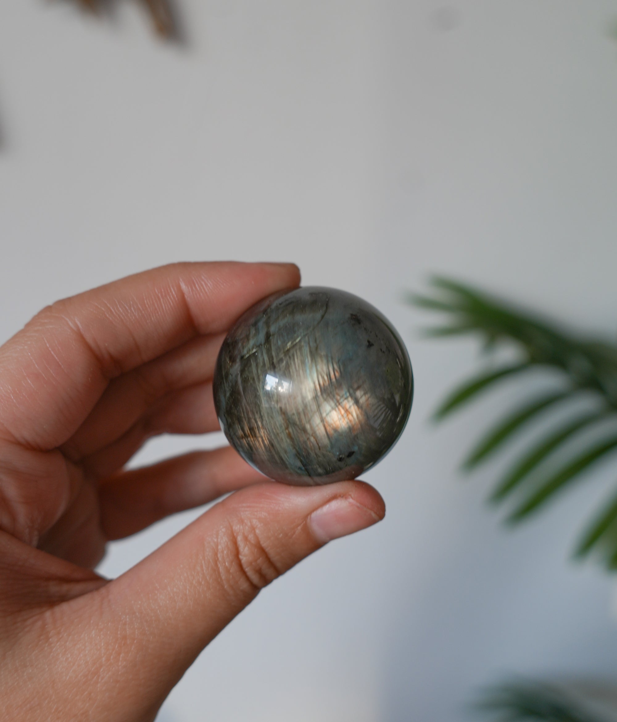 Esfera de Labradorita – Protección, Magia y Despertar Espiritual