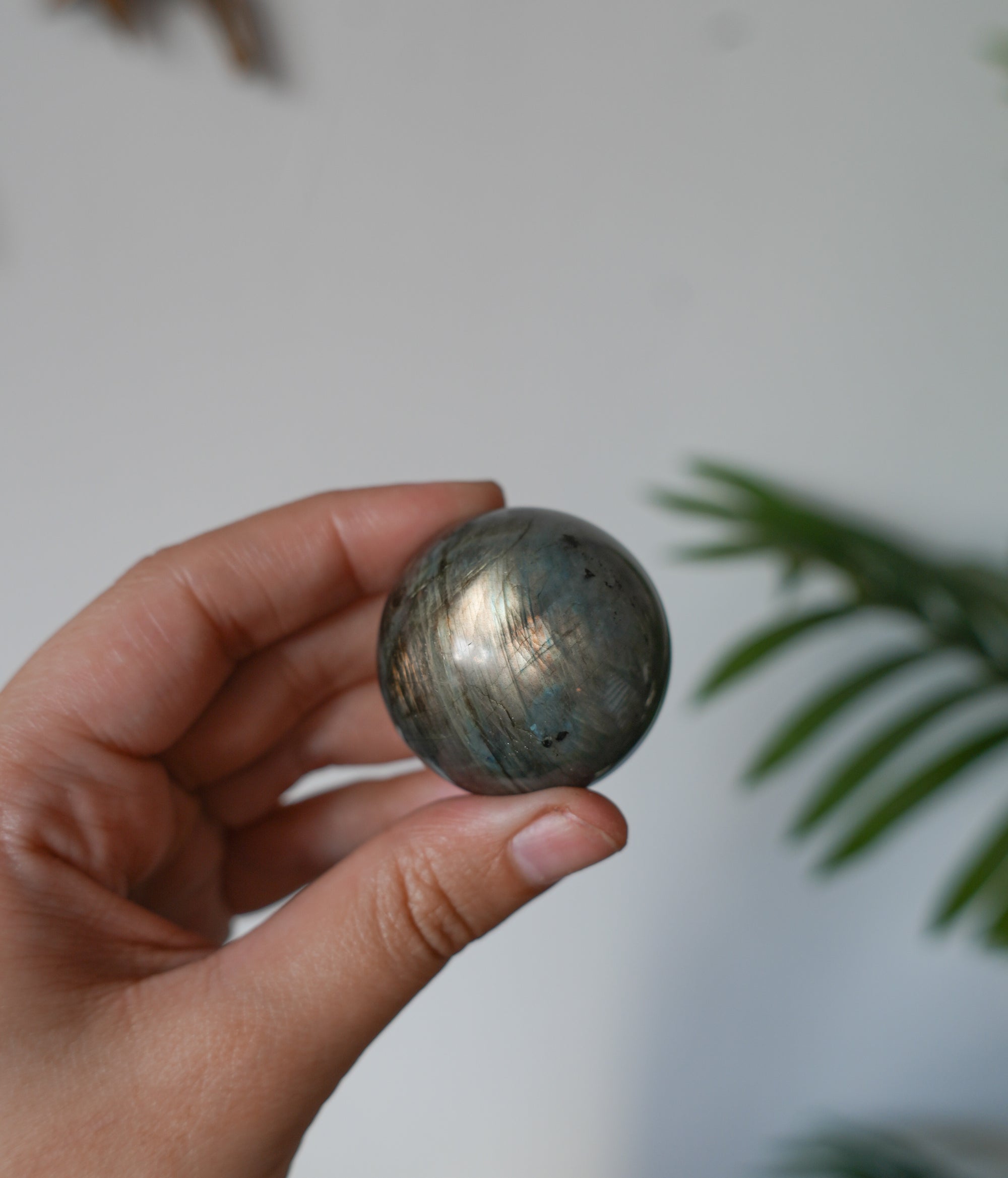 Esfera de Labradorita – Protección, Magia y Despertar Espiritual