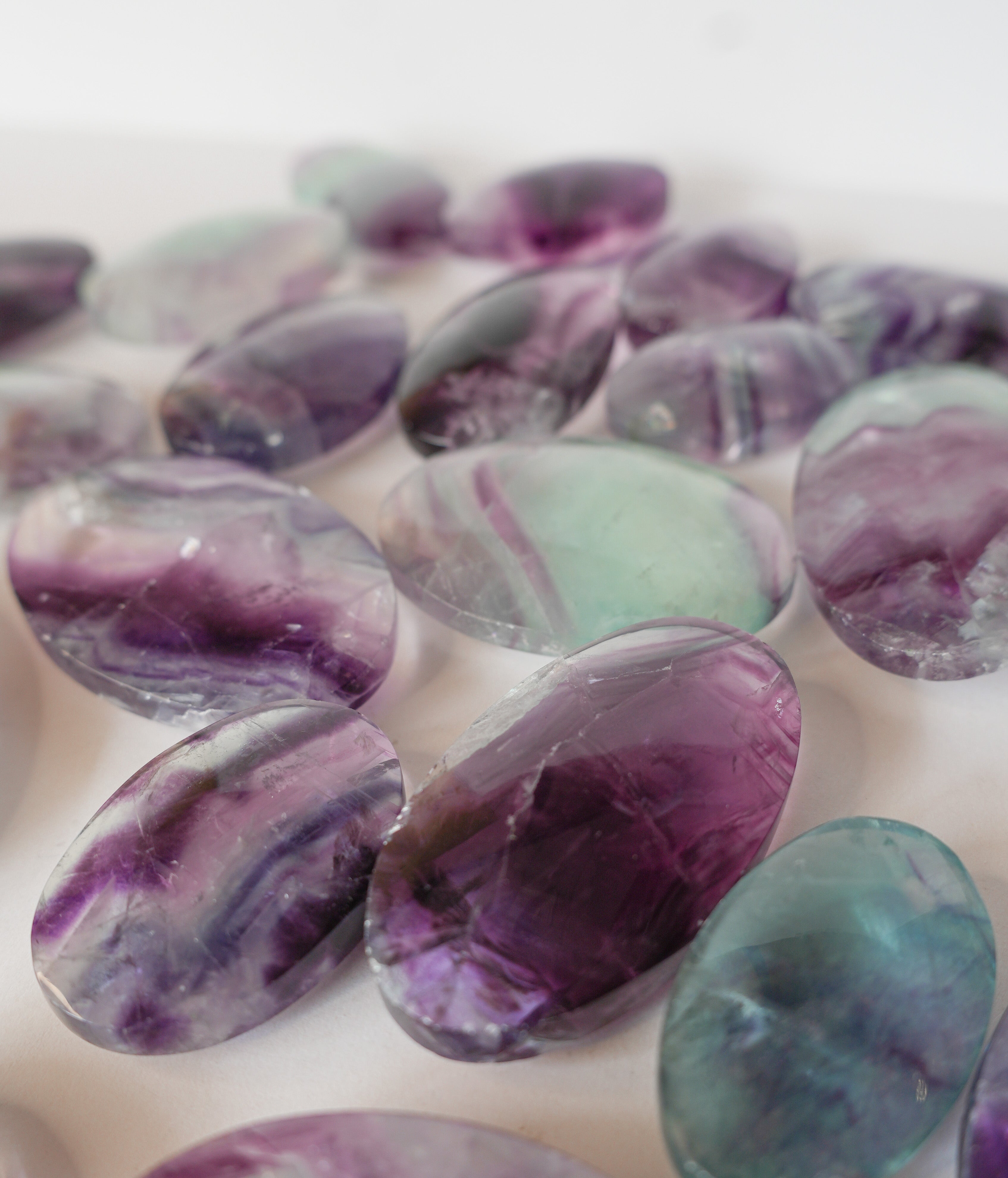 Palmstone de Fluorita Calidad Extra – Protección, Claridad y Equilibrio