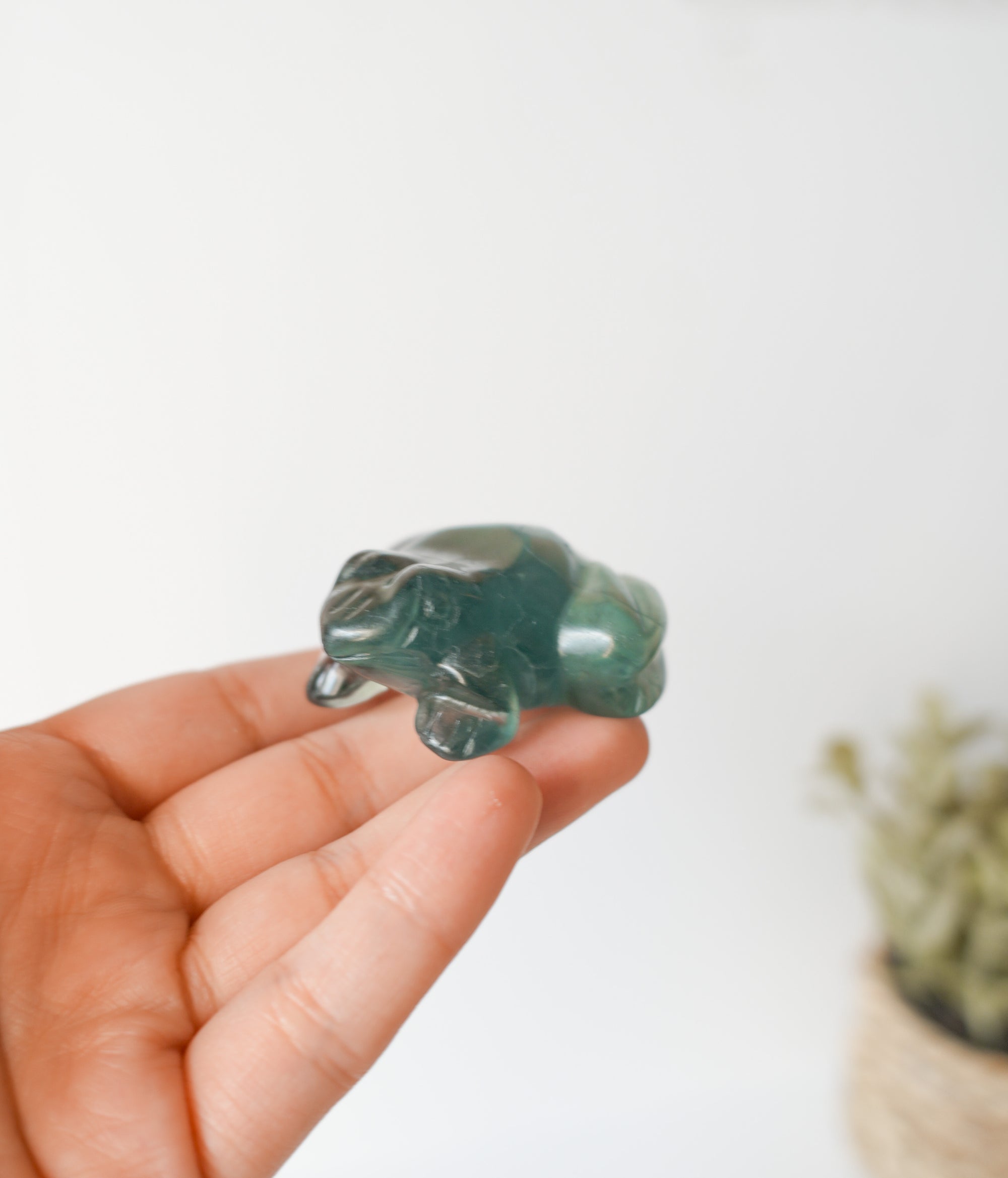 Rana de Fluorita Verde – Sanación Y Renacimiento