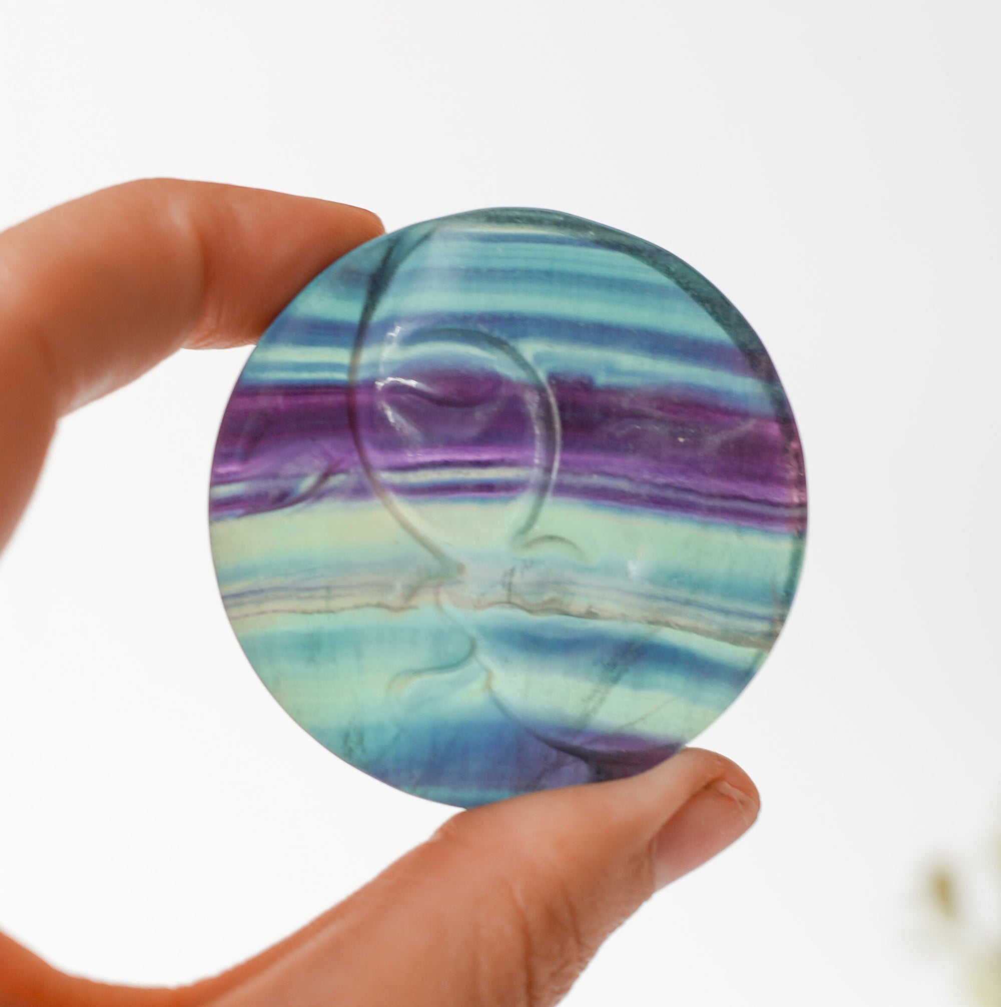 Luna y Sol de Fluorita – Equilibrio, Claridad y Energía Arcoíris