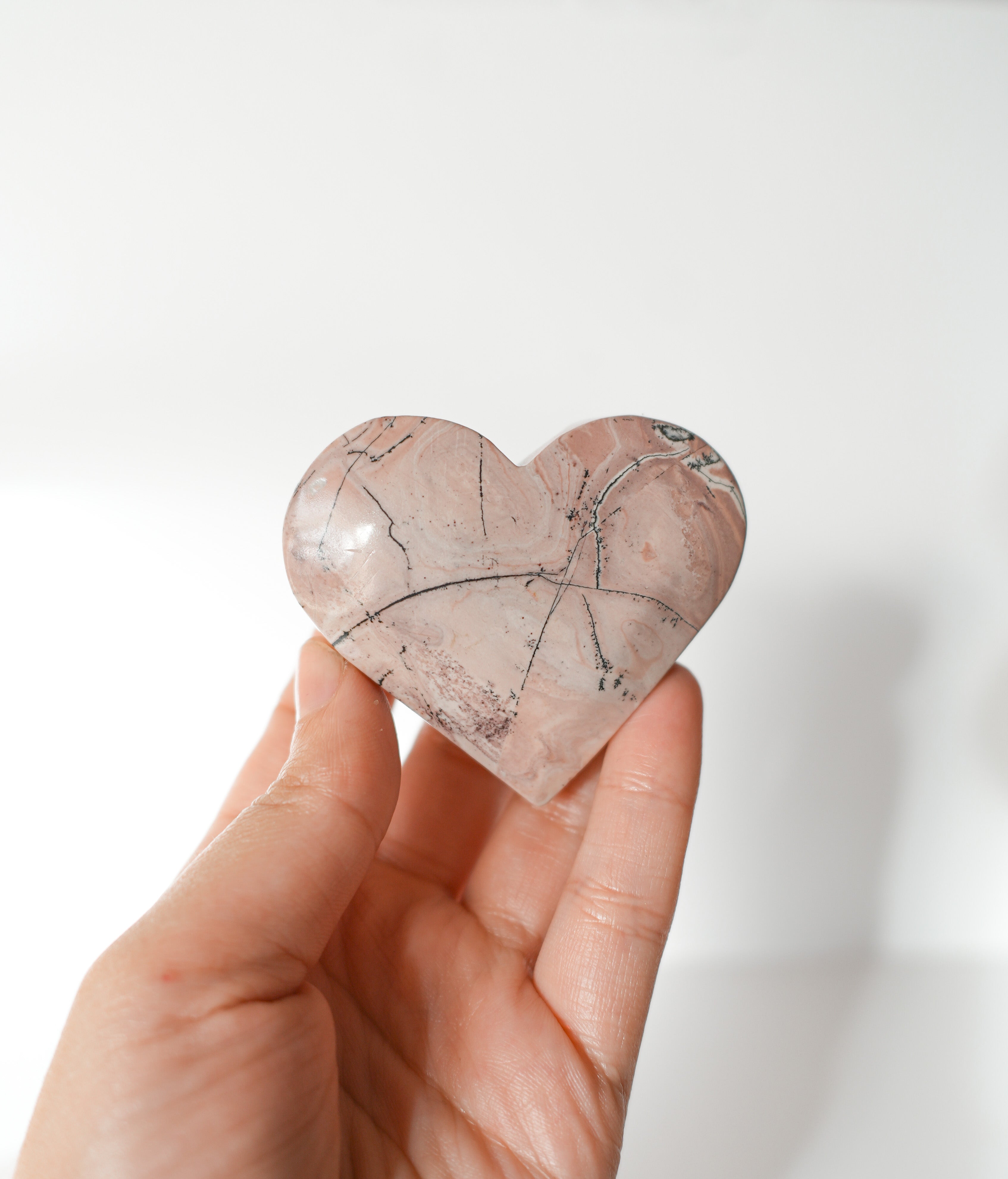 Corazón de Jaspe Dendrítico – Calma, Arraigo y Conexión con la Naturaleza