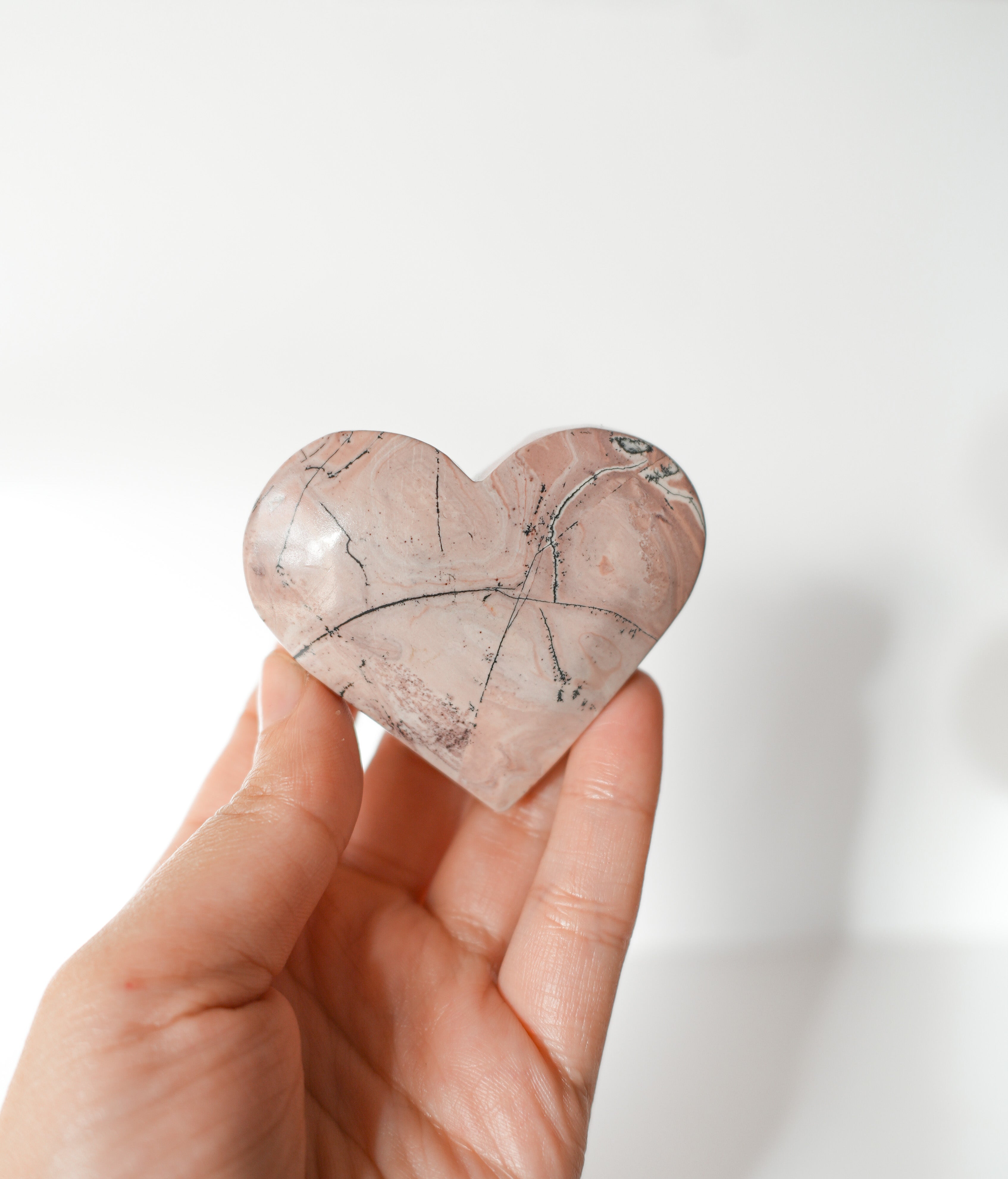 Corazón de Jaspe Dendrítico – Calma, Arraigo y Conexión con la Naturaleza