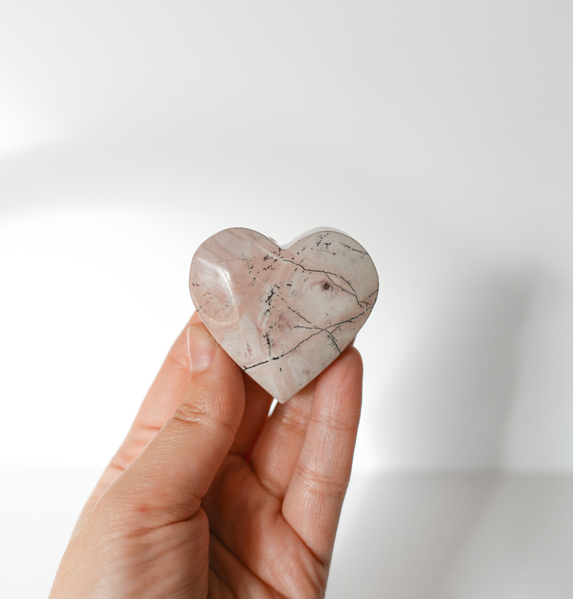 Corazón de Jaspe Dendrítico – Calma, Arraigo y Conexión con la Naturaleza