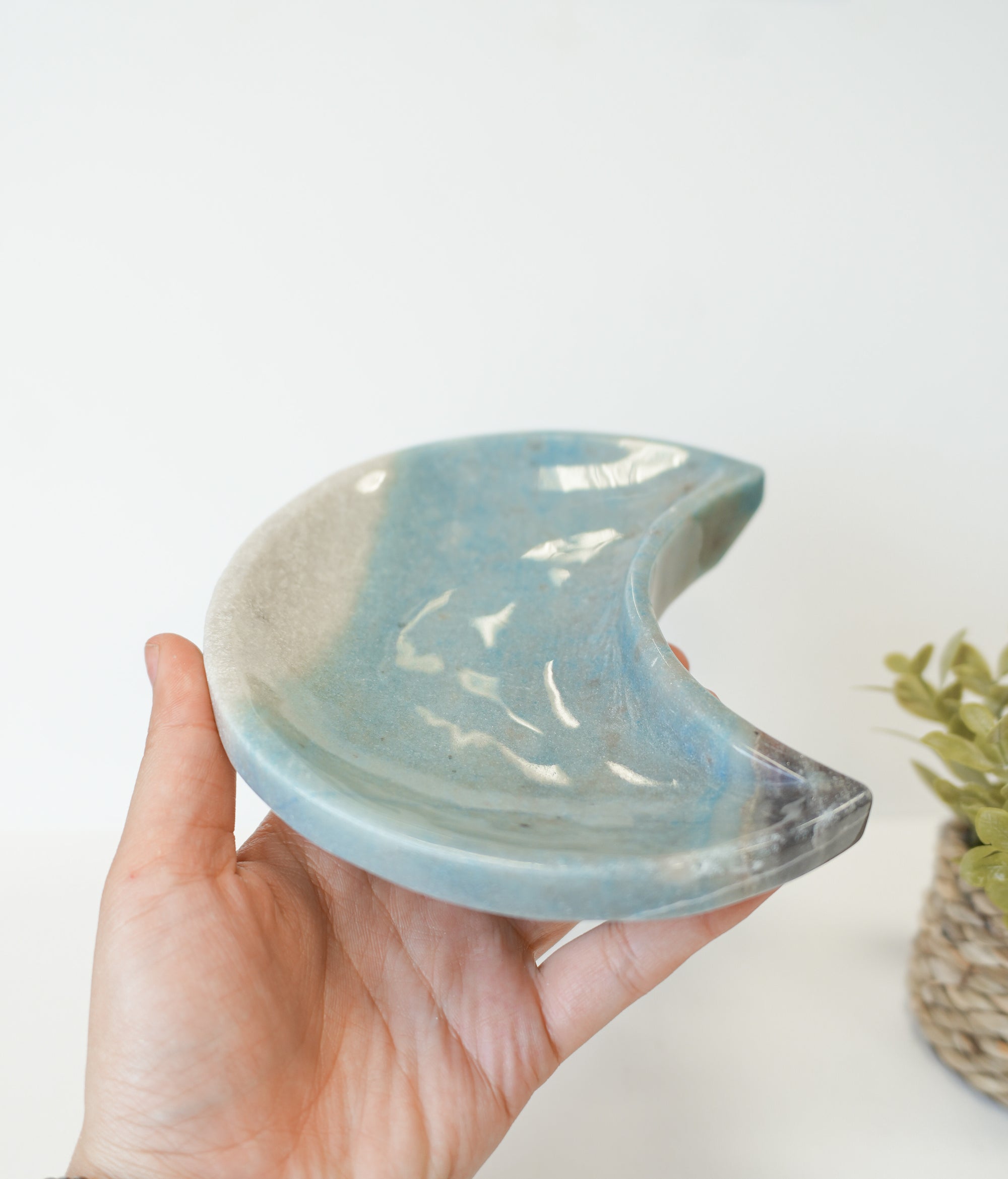 Bol Luna de Cuarzo con Trolleita – Calma, Sabiduría y Energía Celestial