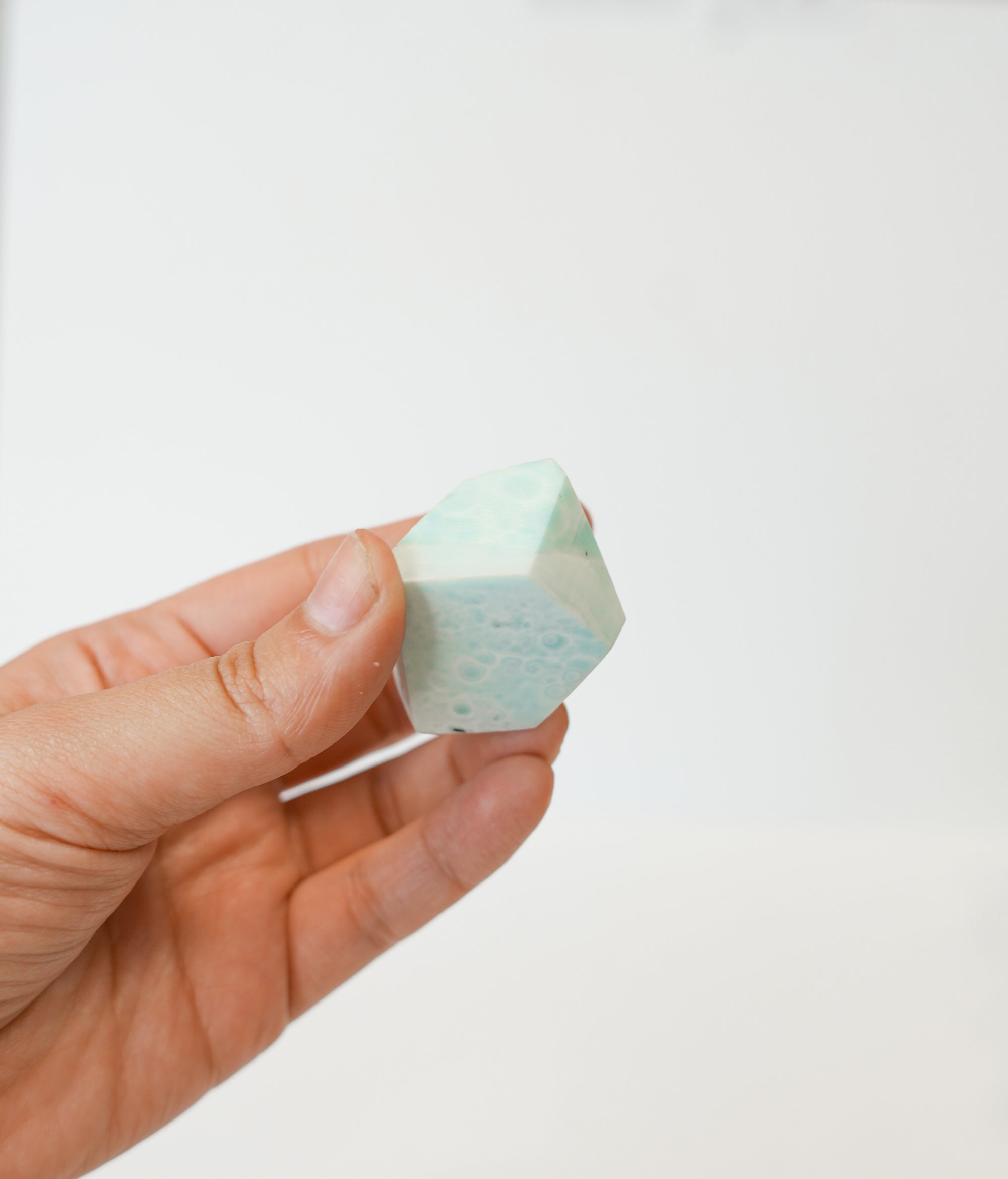 Aragonito en Forma Libre – Equilibrio, Enraizamiento y Estabilidad Interior