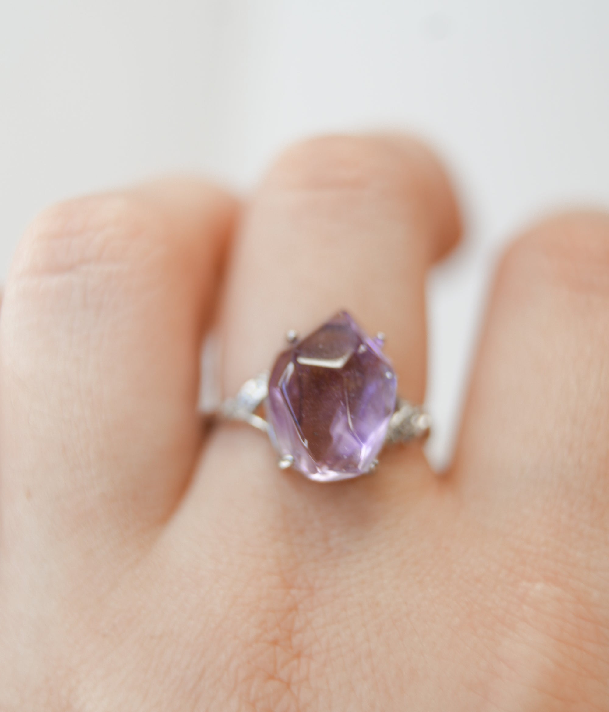 Anillo de Super 7 en Plata – Energía Elevada, Intuición y Transformación Espiritual