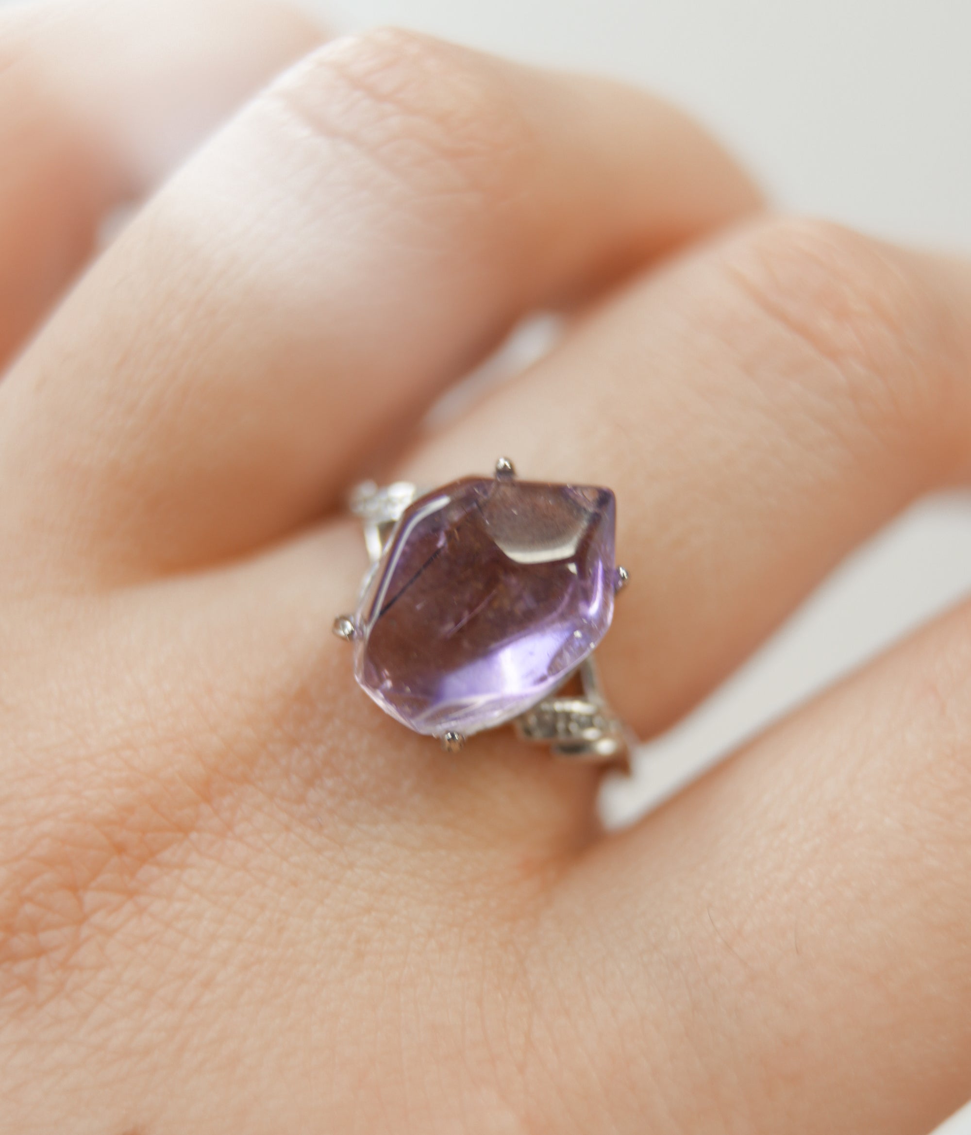 Anillo de Super 7 en Plata – Energía Elevada, Intuición y Transformación Espiritual