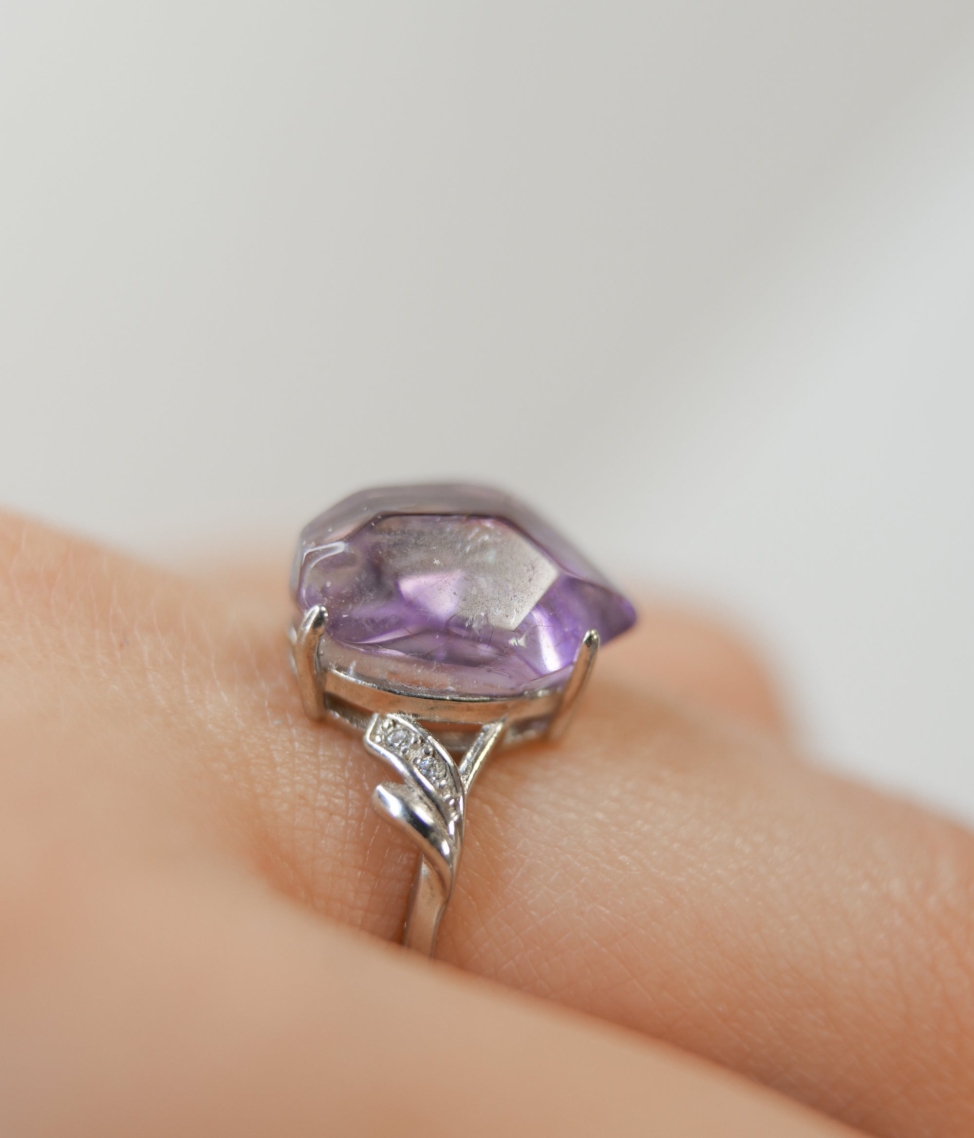 Anillo de Super 7 en Plata – Energía Elevada, Intuición y Transformación Espiritual