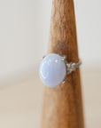 Anillo de Calcedonia en Plata – Calma, Comunicación y Energía Suave