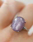 Anillo de Lepidolita en Plata – Calma, Equilibrio y Liberación Emocional