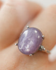 Anillo de Lepidolita en Plata – Calma, Equilibrio y Liberación Emocional