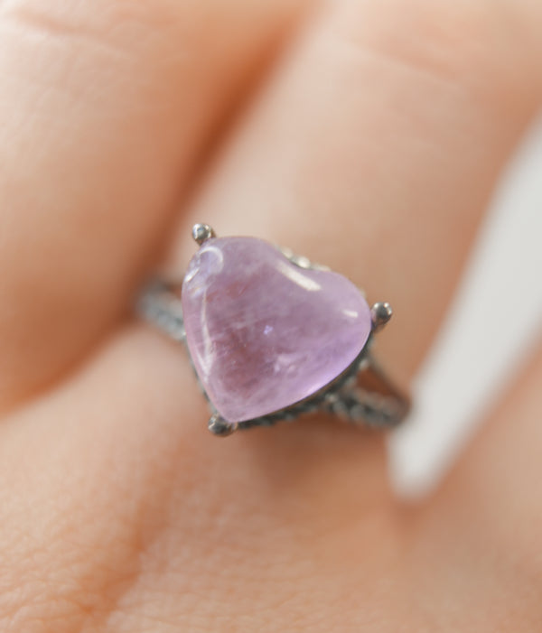 Anillo Corazón de Kunzita en Plata – Amor, Calma y Apertura del Corazón