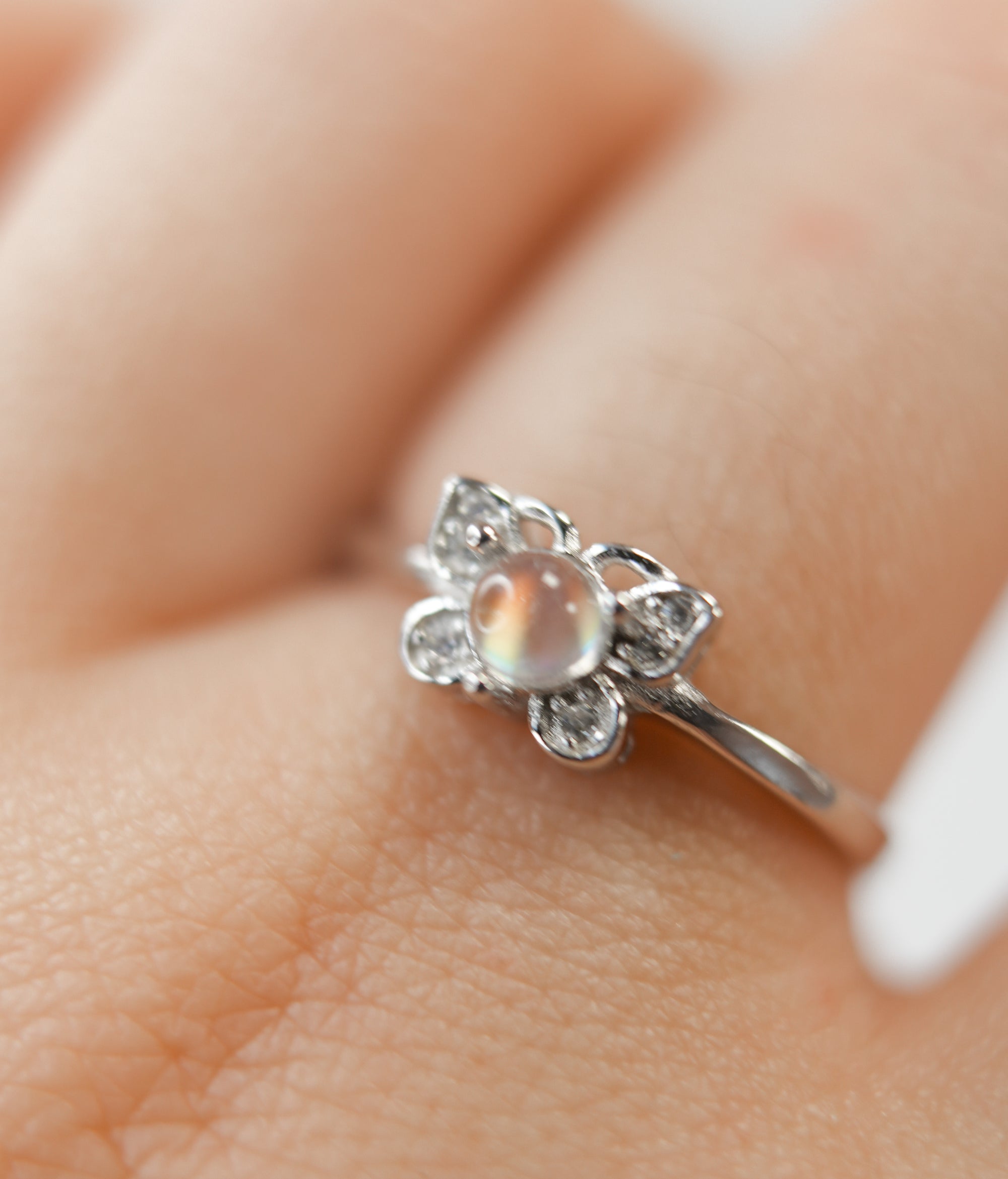 Anillo Mariposa de Ópalo en Plata – Transformación, Luz y Magia Interior