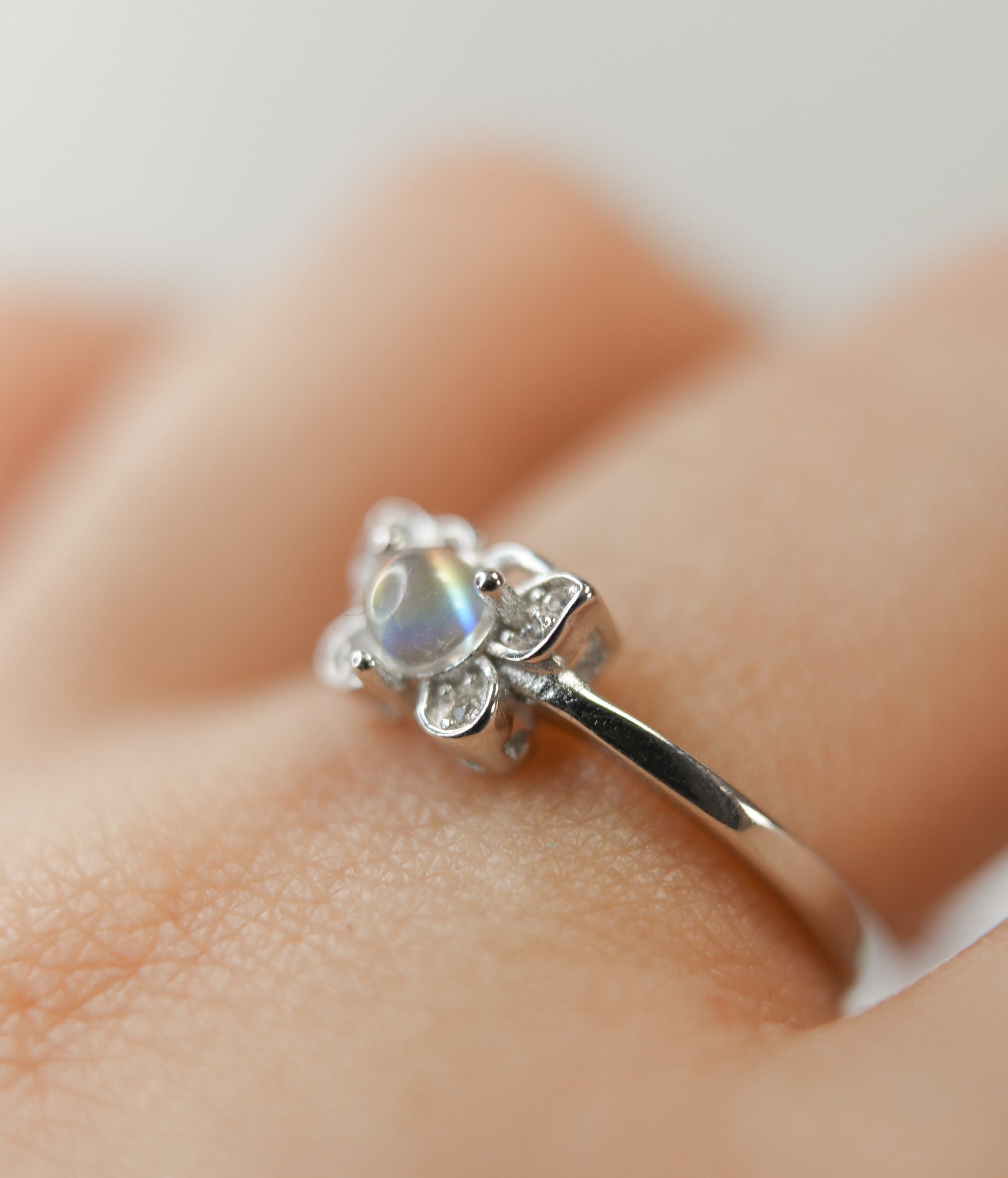 Anillo Mariposa de Ópalo en Plata – Transformación, Luz y Magia Interior