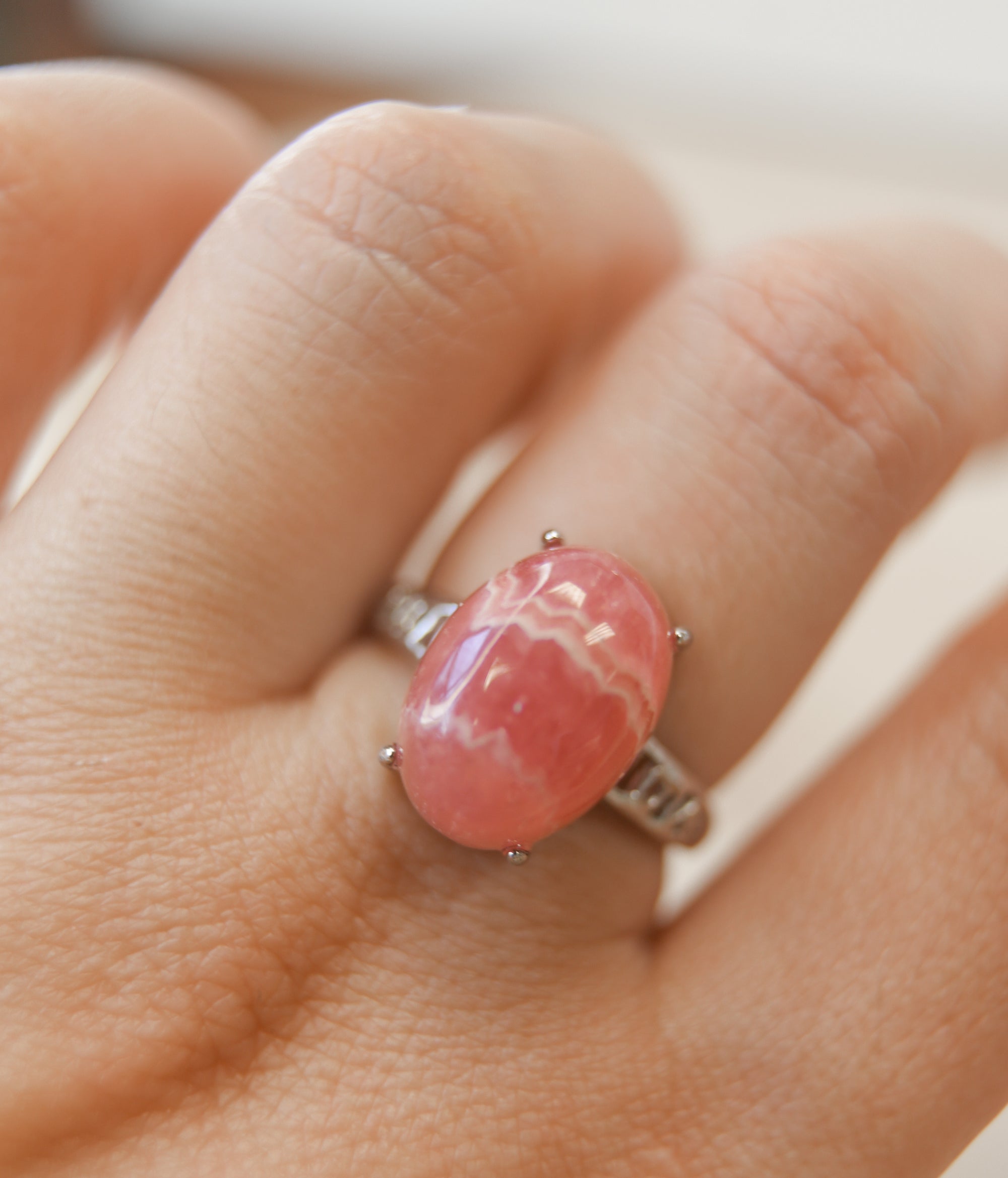 Anillo de Rodocrosita en Plata – Amor Propio, Alegría y Sanación del Corazón