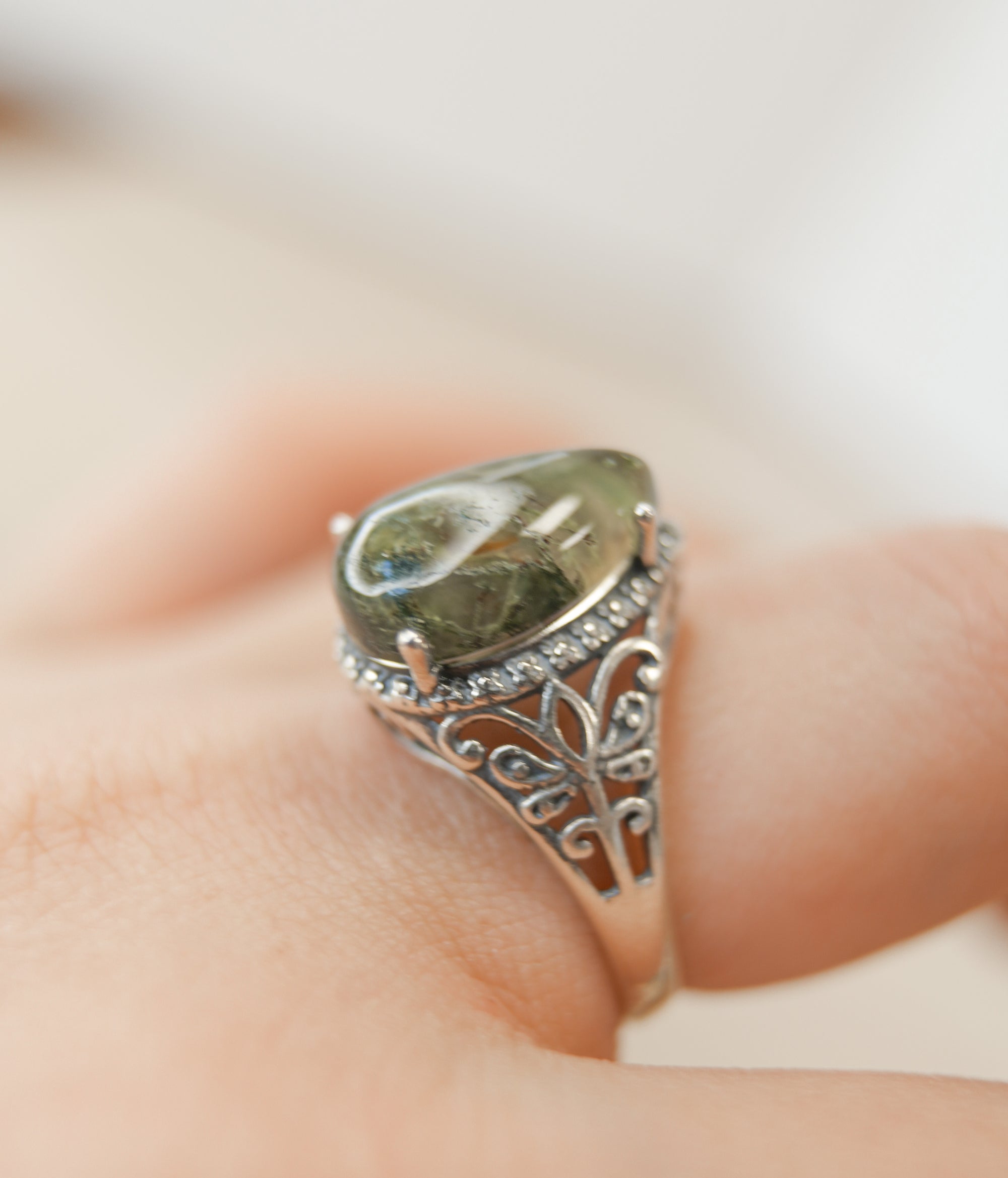 Anillo Gota de Ágata Musgo en Plata – Armonía, Conexión Natural y Crecimiento Interior