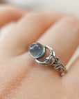 Anillo de Aguamarina con Luna en Plata – Calma, Comunicación y Energía del Mar