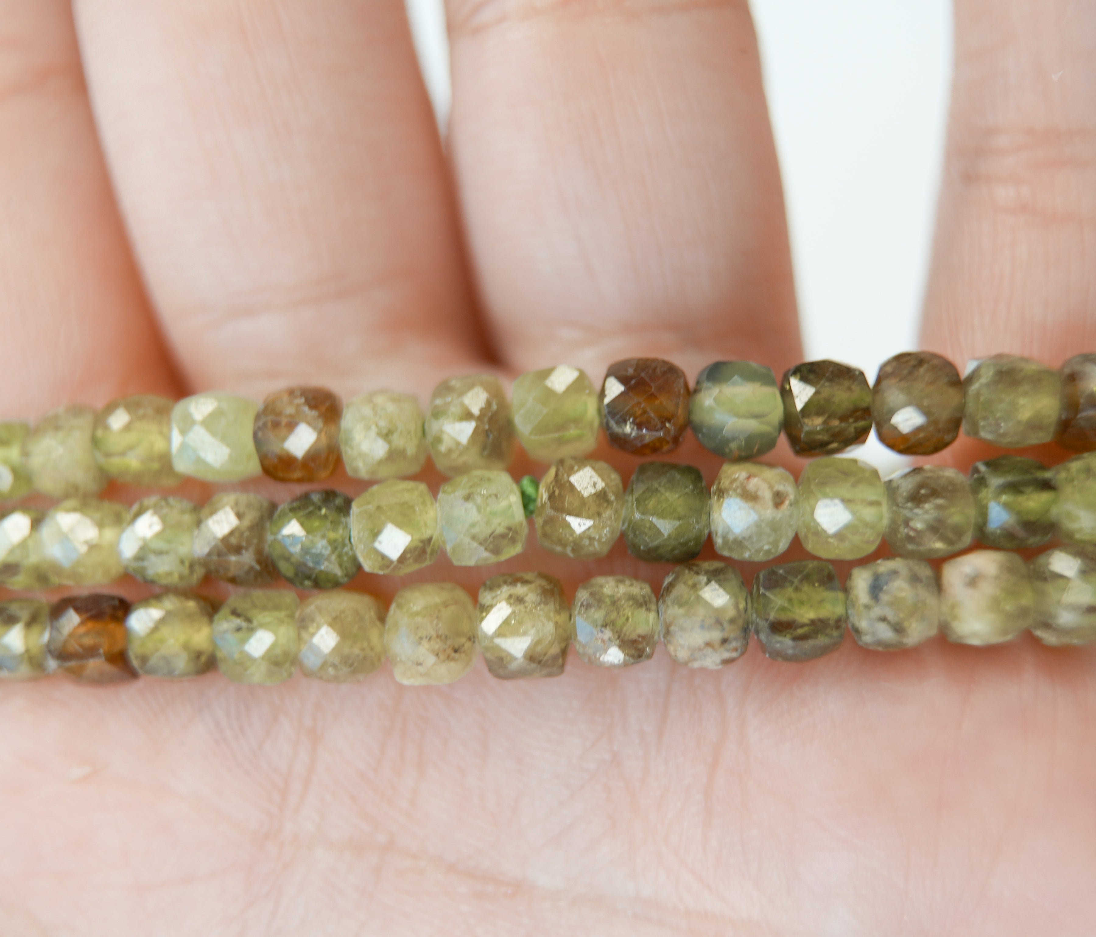 Brazalete de Tsavorita  – Vitalidad, Prosperidad y Renovación
