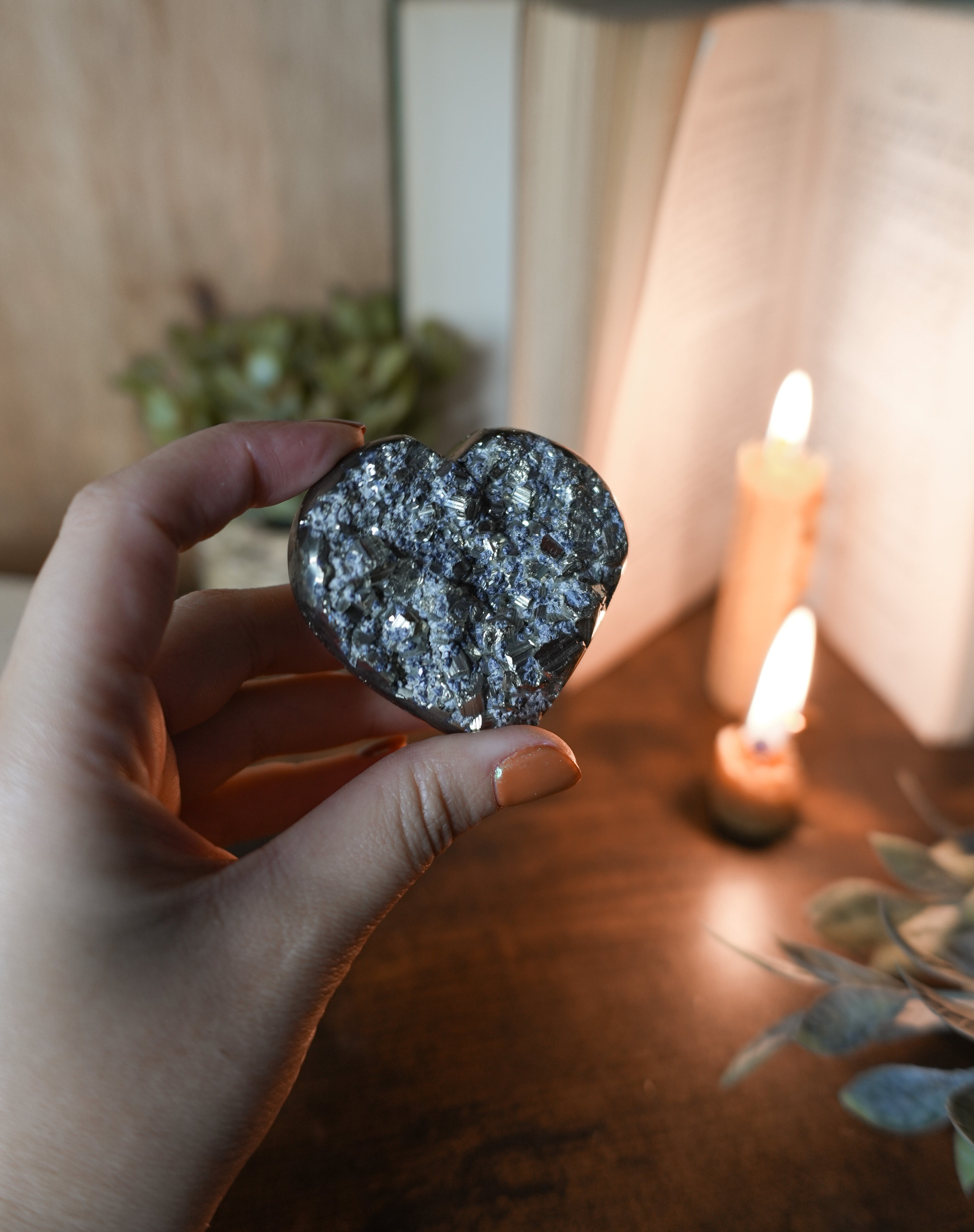 Corazón de Pirita – Abundancia, fuerza y protección brillante