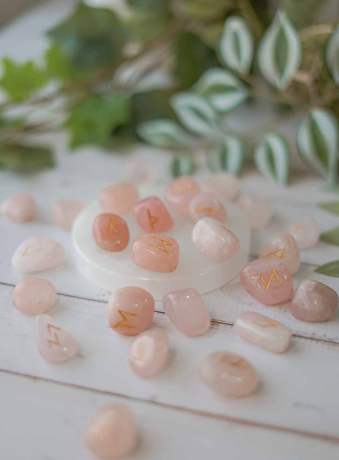 Runas de cuarzo rosa extra