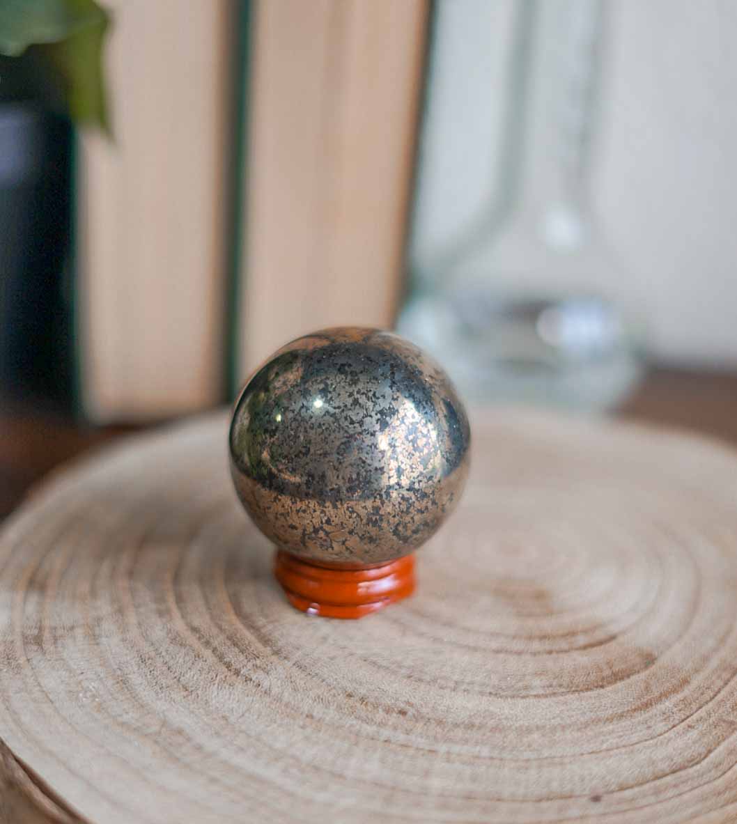 Pirita - esfera con matriz