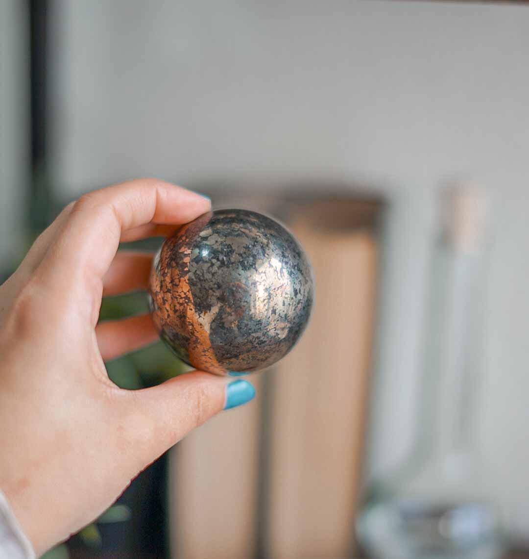 Pirita - esfera con matriz