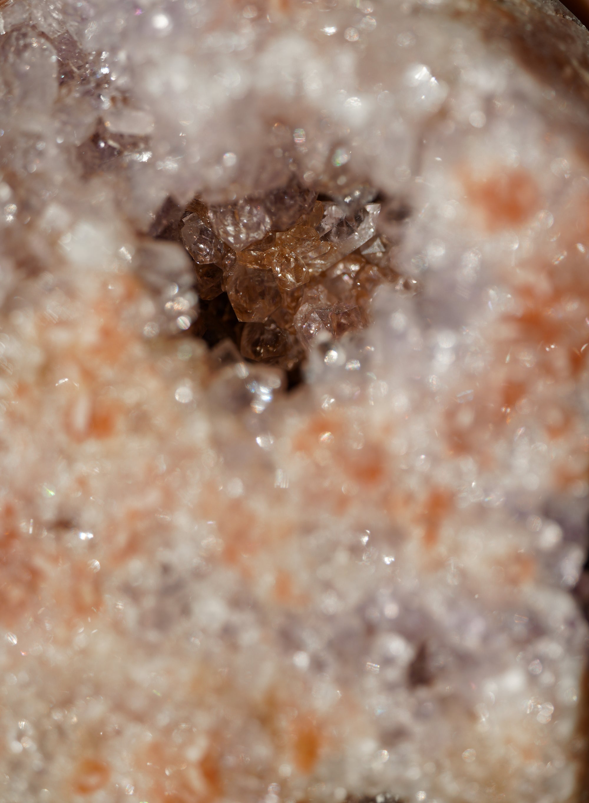 Punta de Amatista Rosa y Morada con Geodas