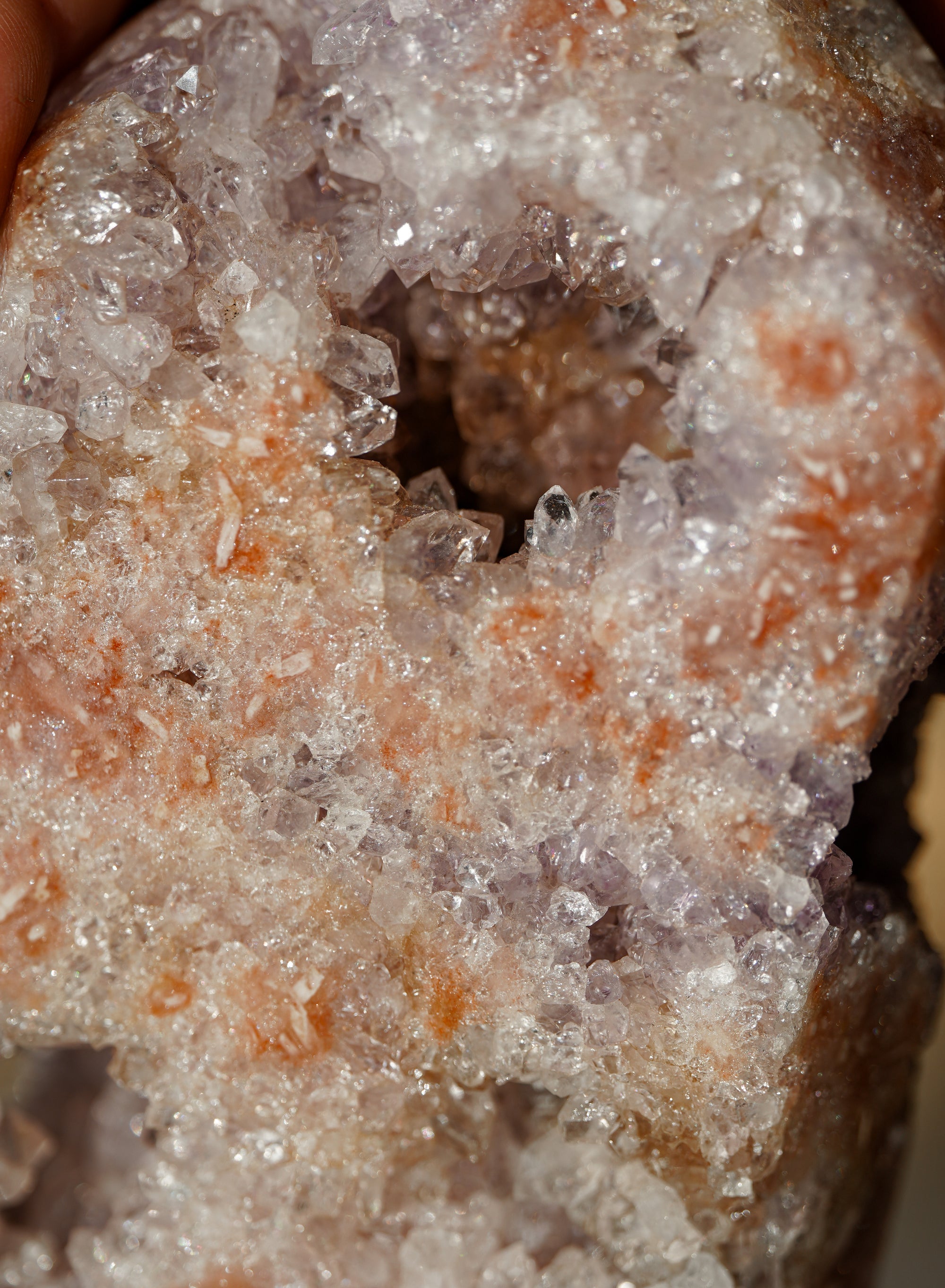 Punta de Amatista Rosa y Morada con Geodas