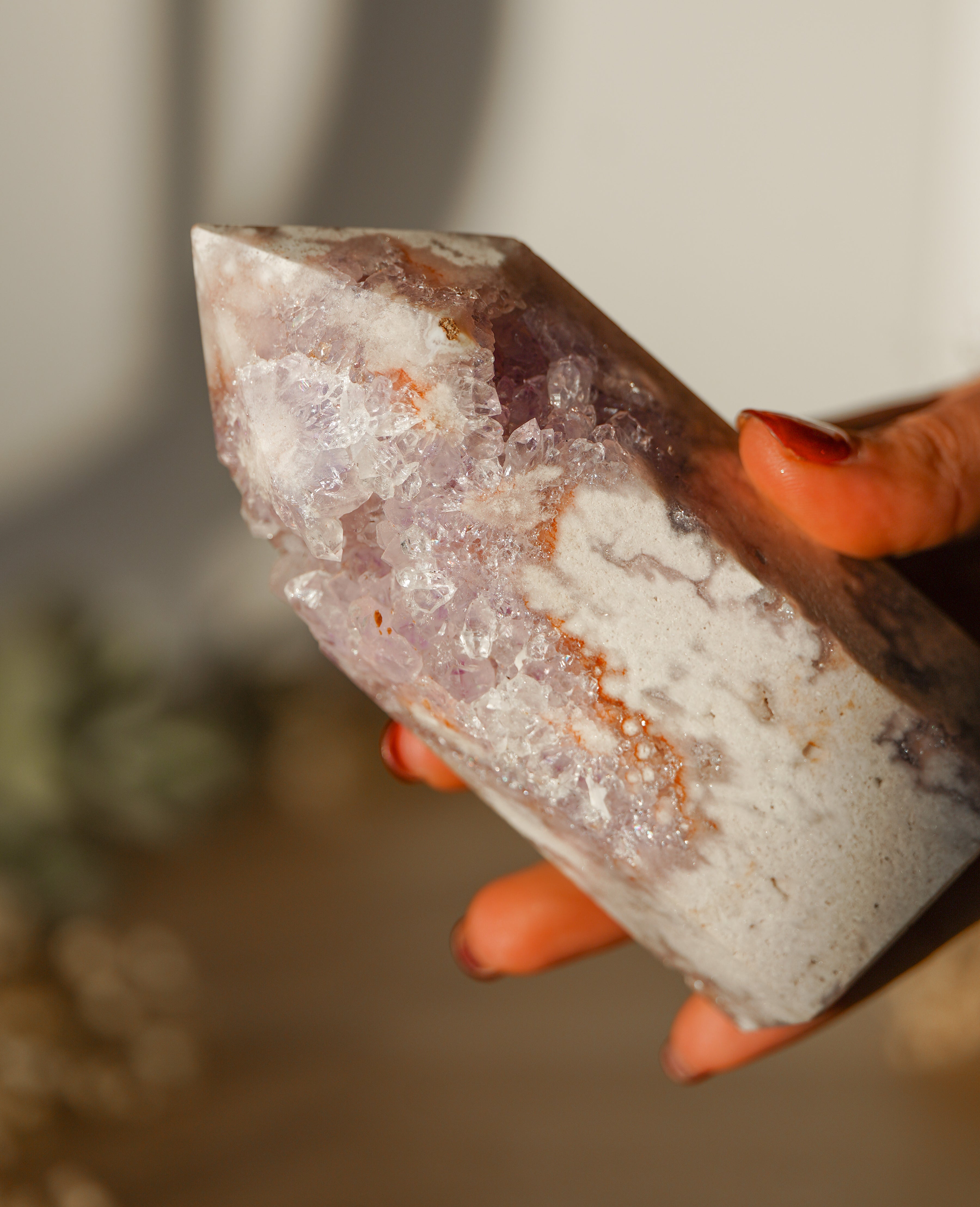 Punta de Amatista Rosa y Morada con Geoda
