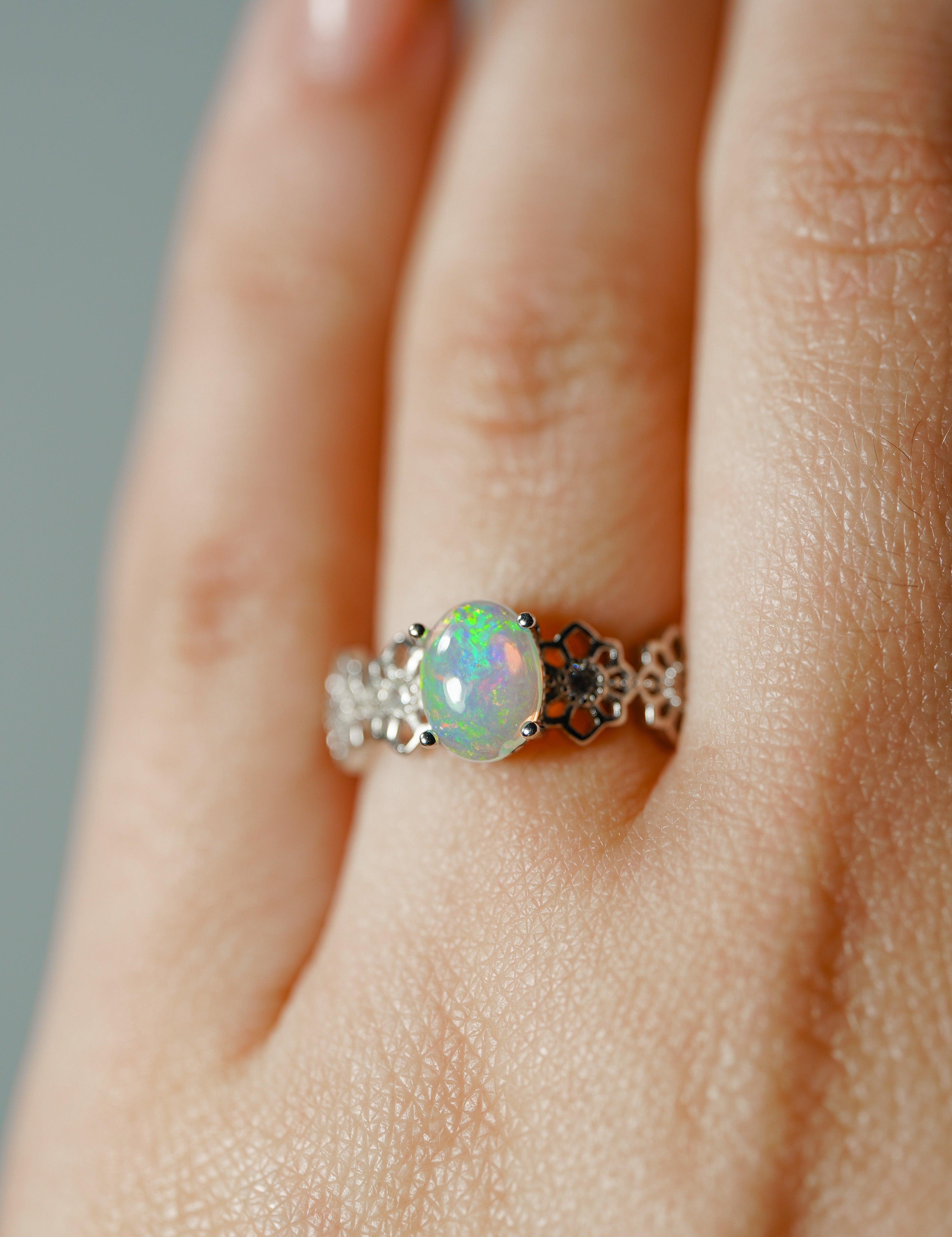 Anillo de Ópalo y Plata – Ajustable