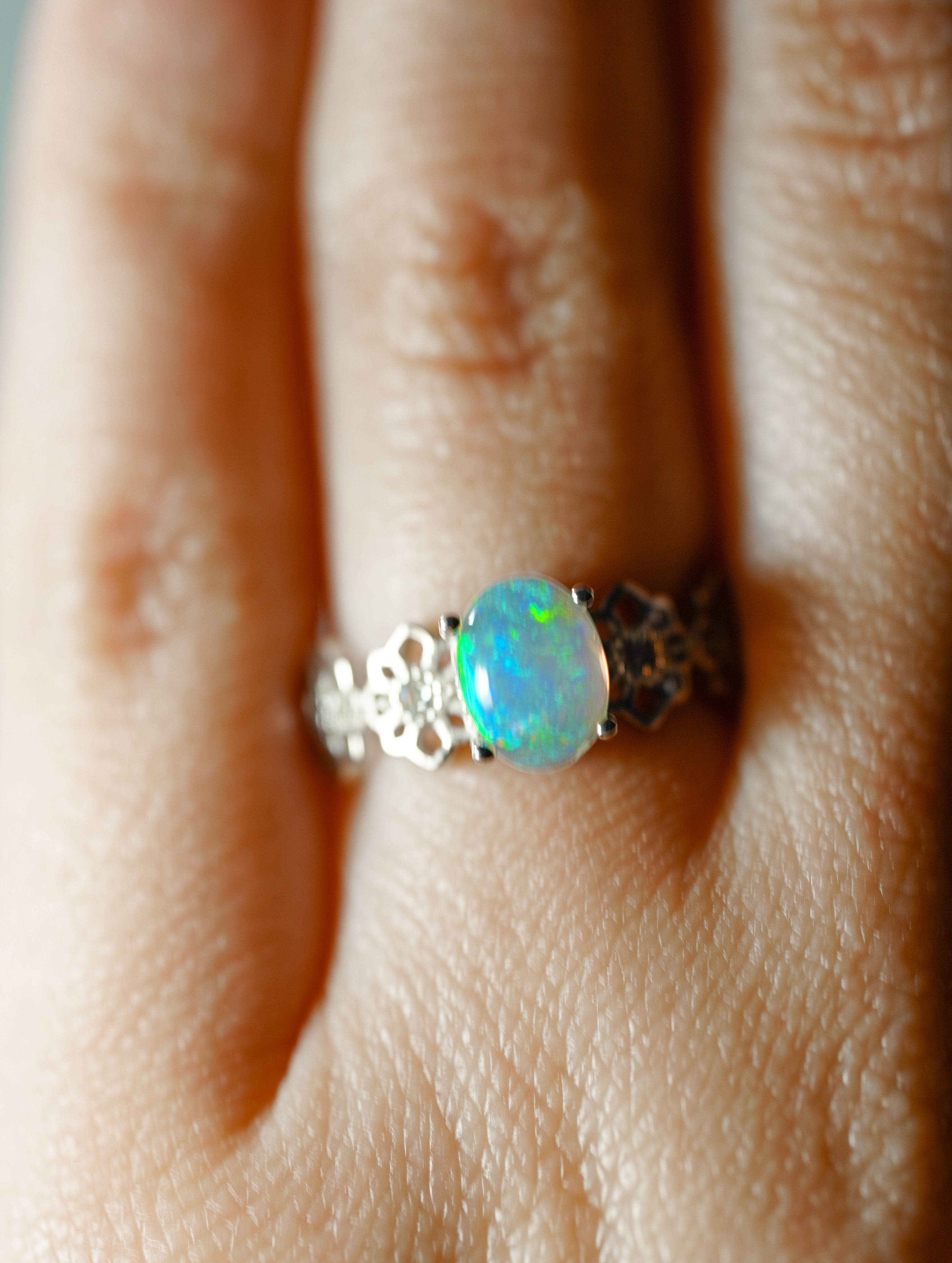 Anillo de Ópalo y Plata – Ajustable