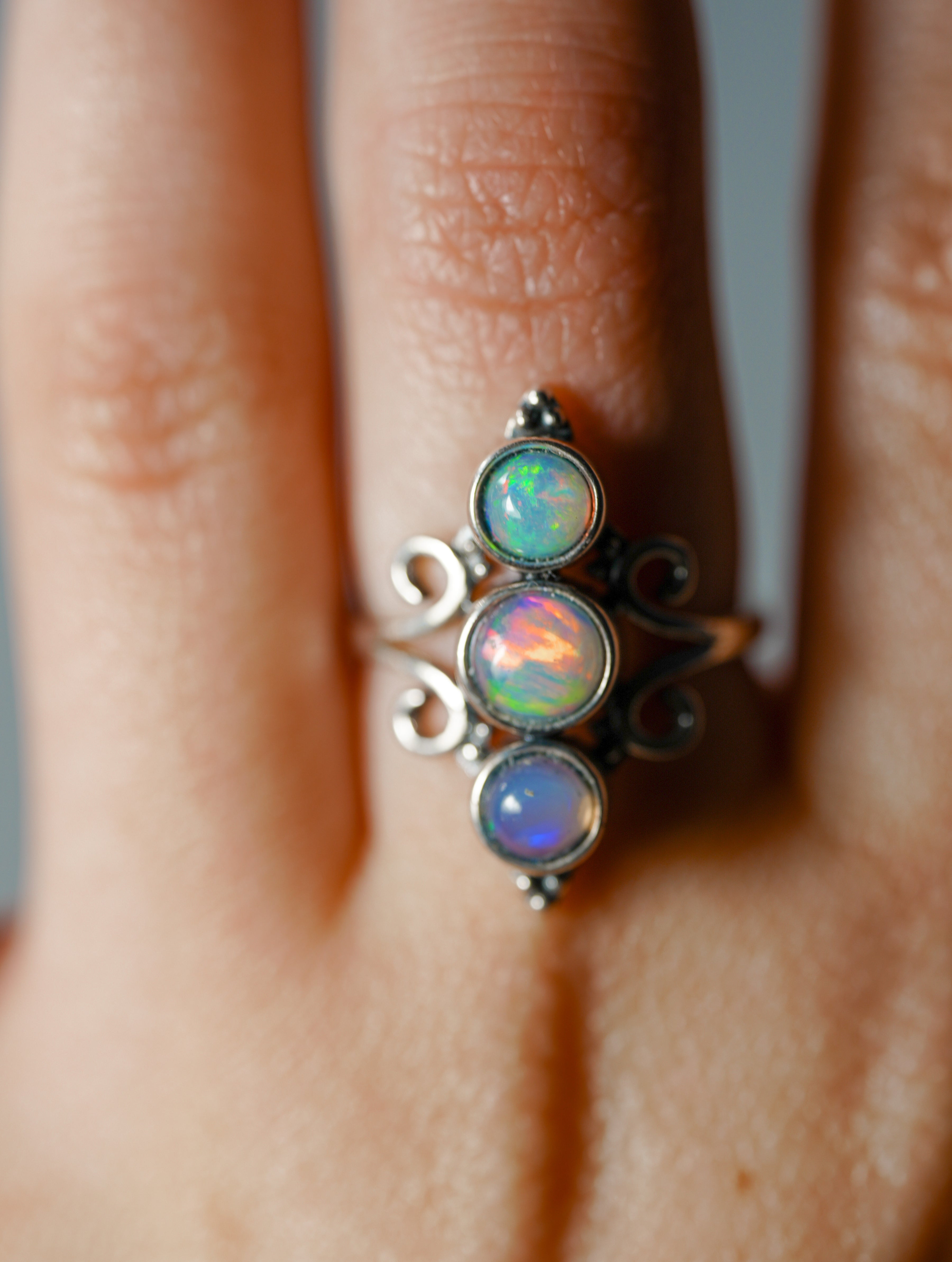 Anillo de Ópalo y Plata – Ajustable