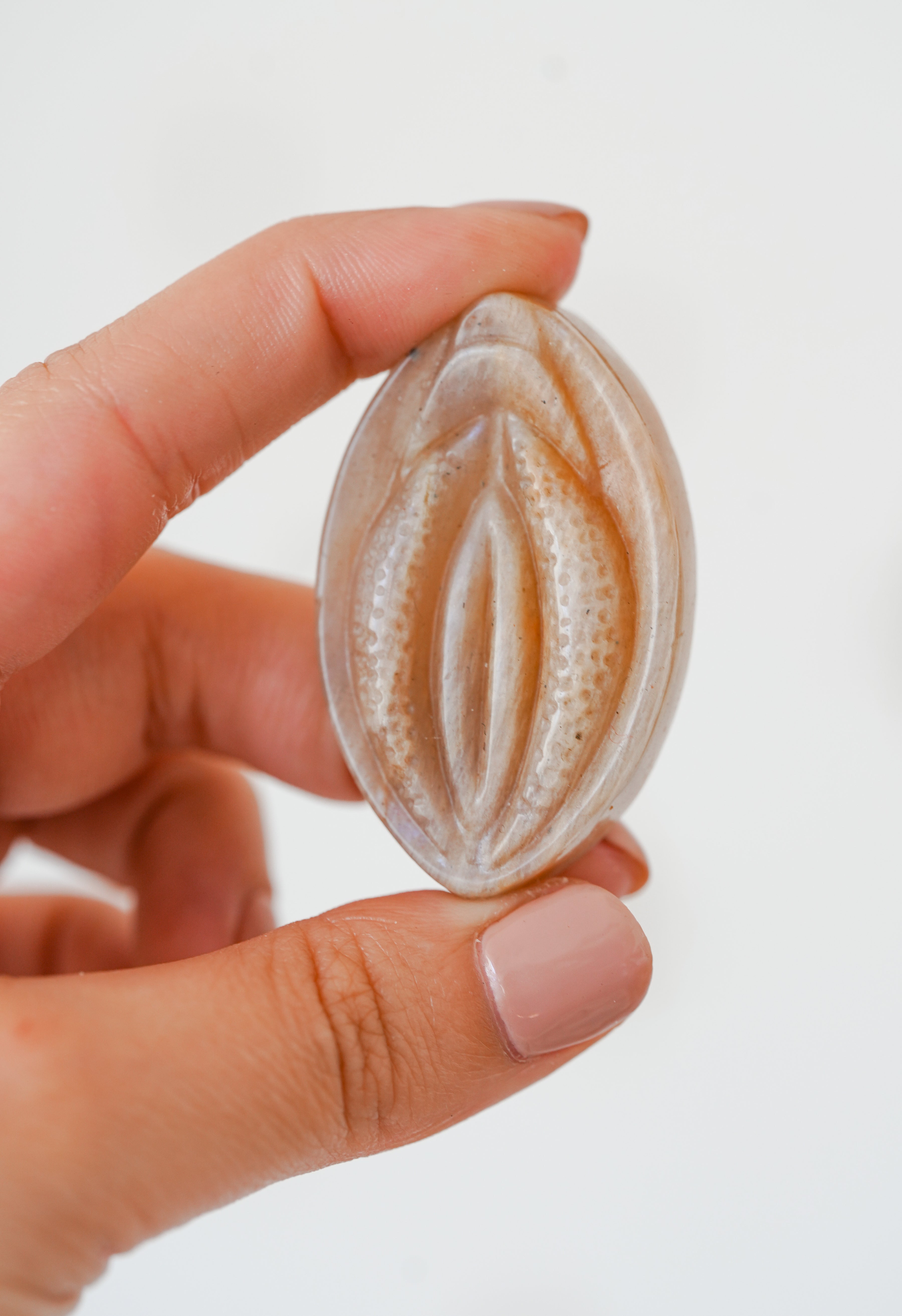 Vulva de Piedra Luna – Energía femenina y conexión cíclica