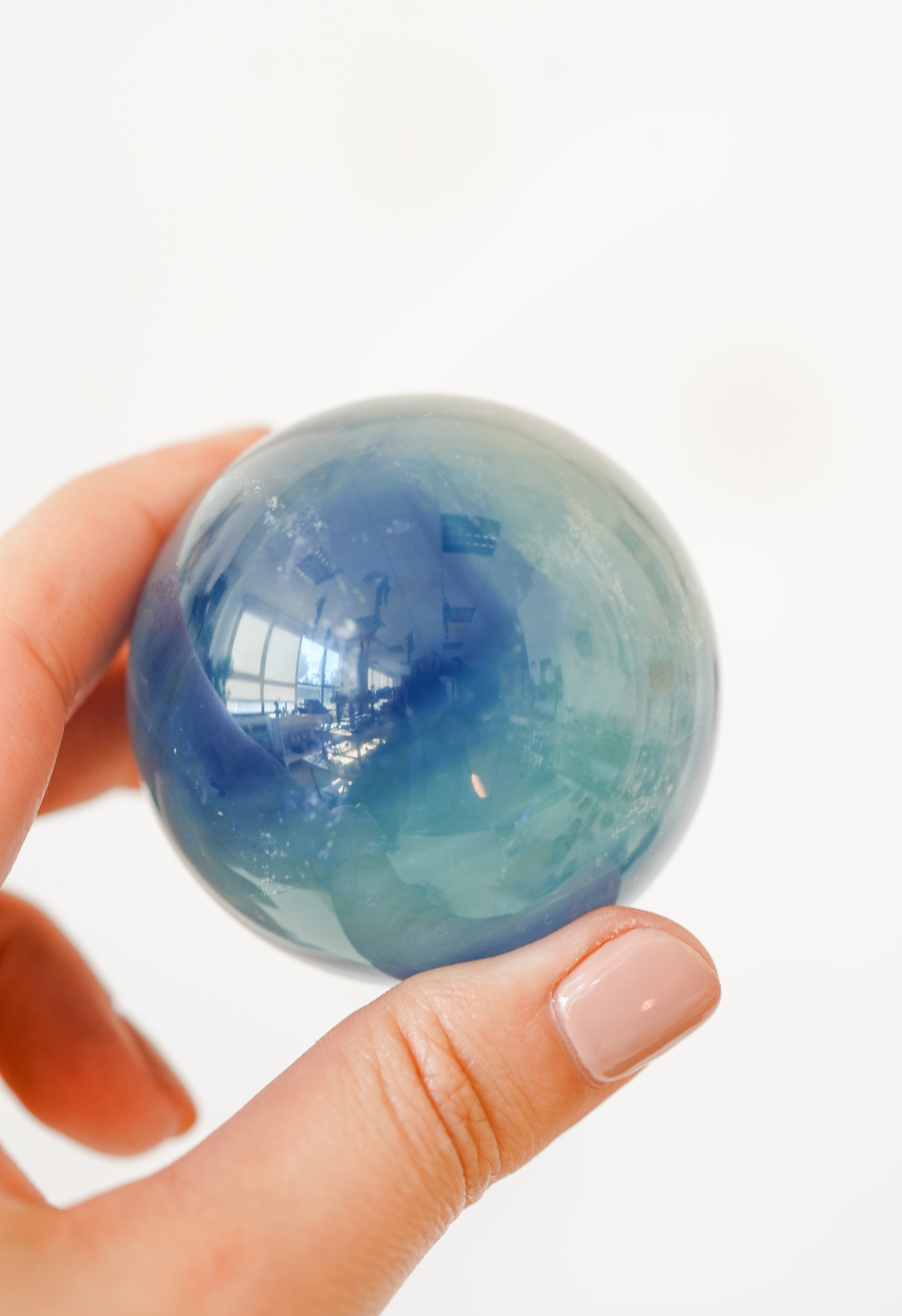 Esfera de Fluorita Azul – Claridad mental y orden interno