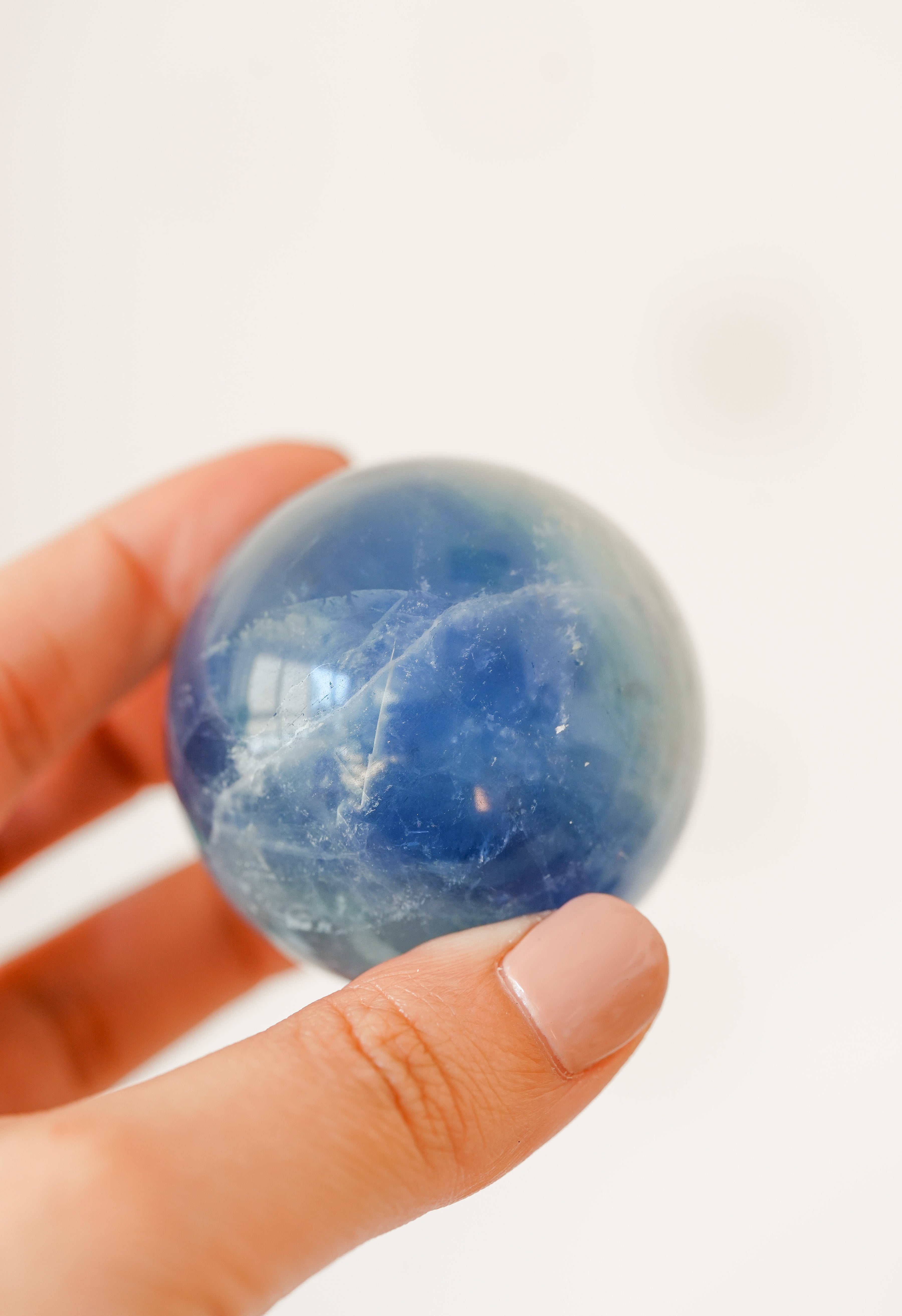 Esfera de Fluorita Azul – Claridad mental y orden interno
