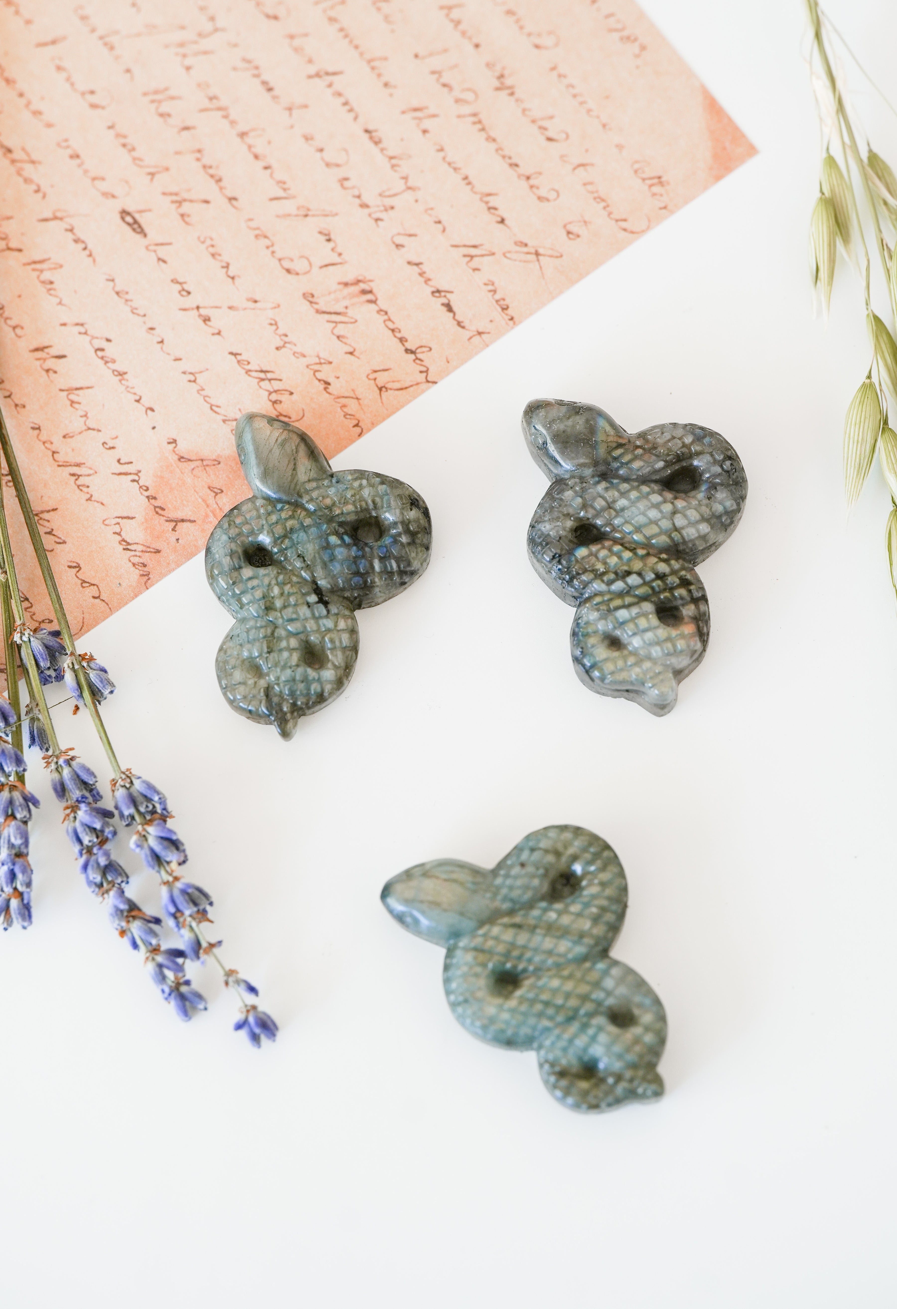 Serpiente de Labradorita grande – Protección, intuición y transformación