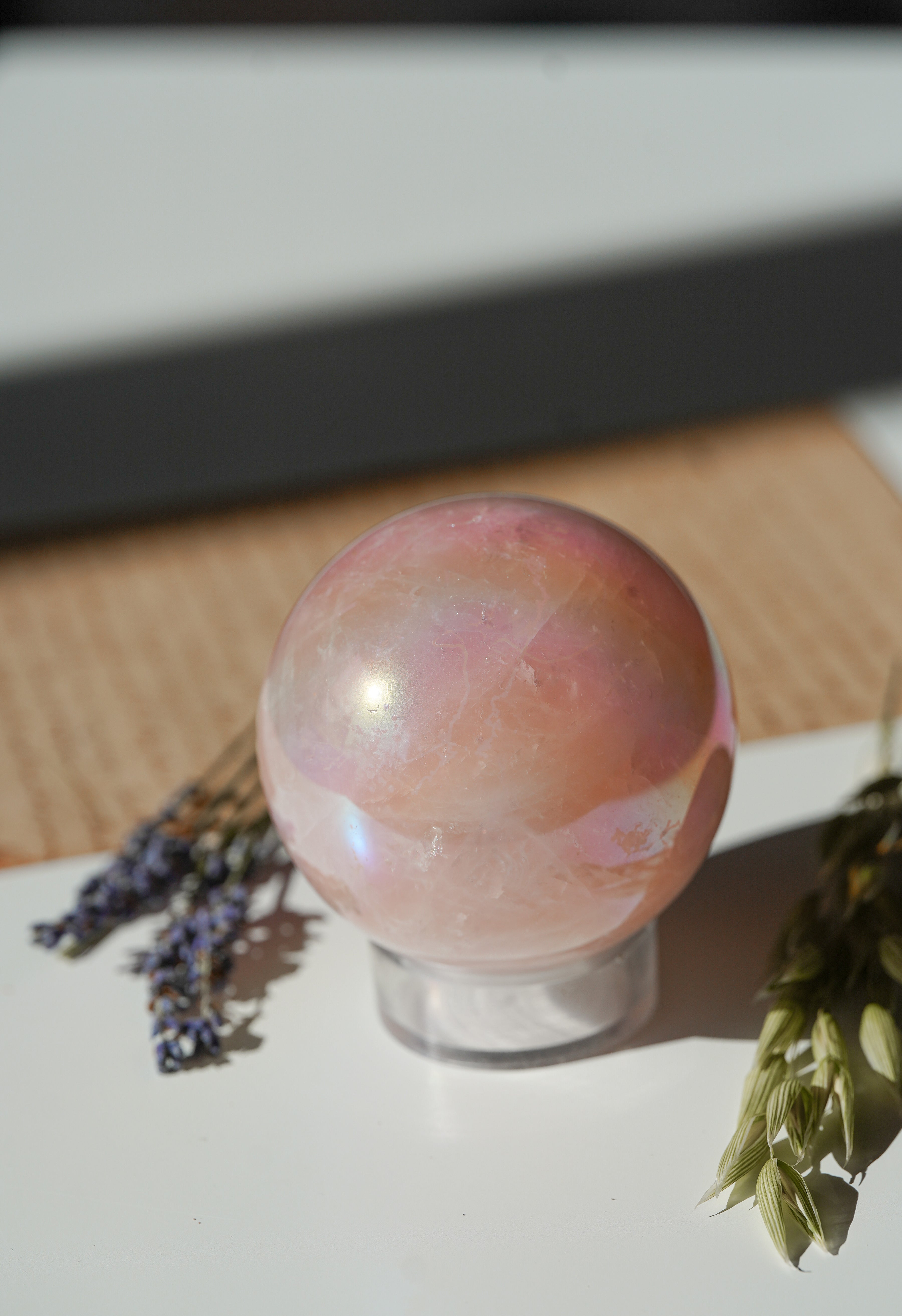 Esfera de Cuarzo Rosa Aura – Amor, calma y energía elevada