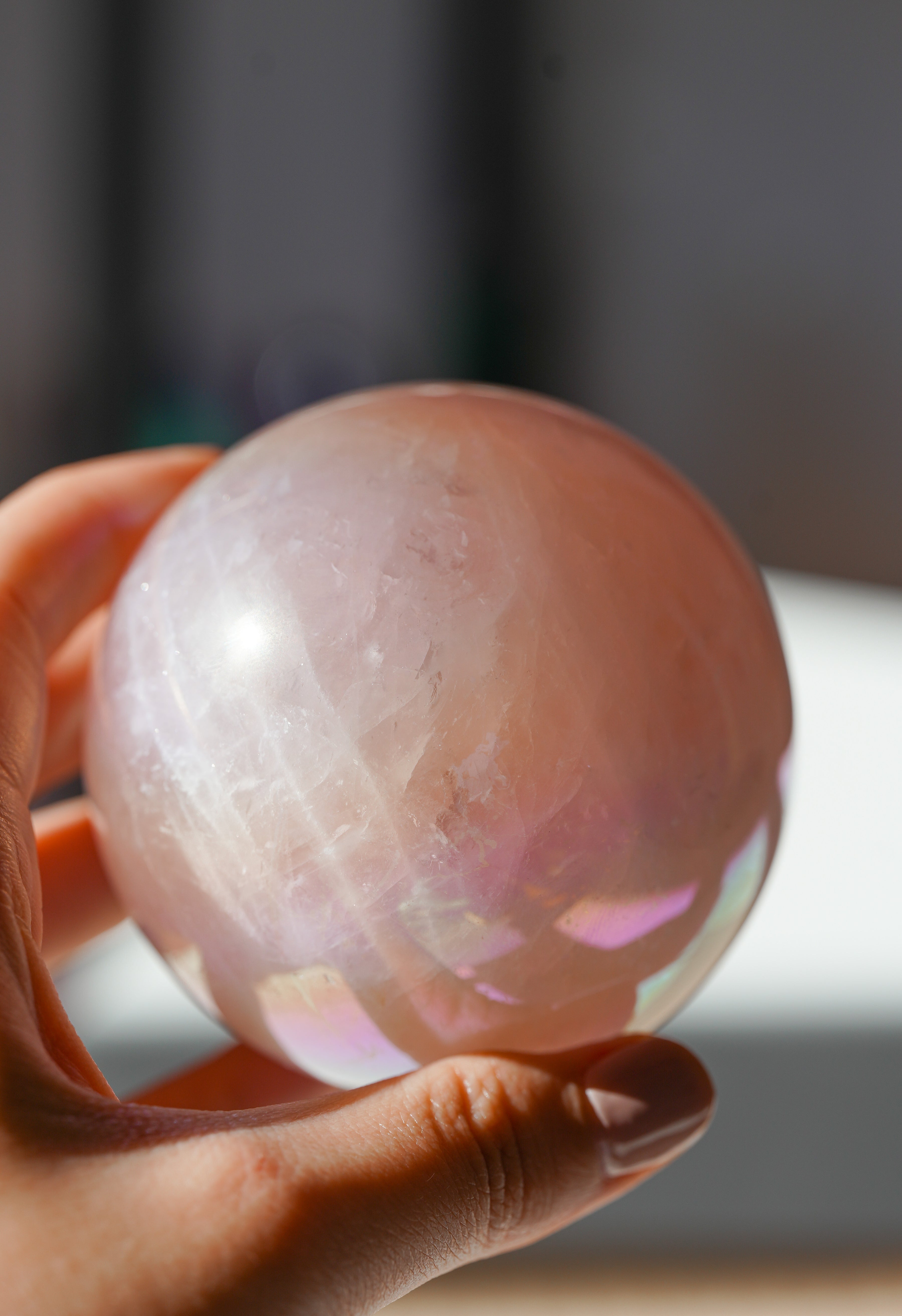 Esfera de Cuarzo Rosa Aura – Amor, calma y energía elevada