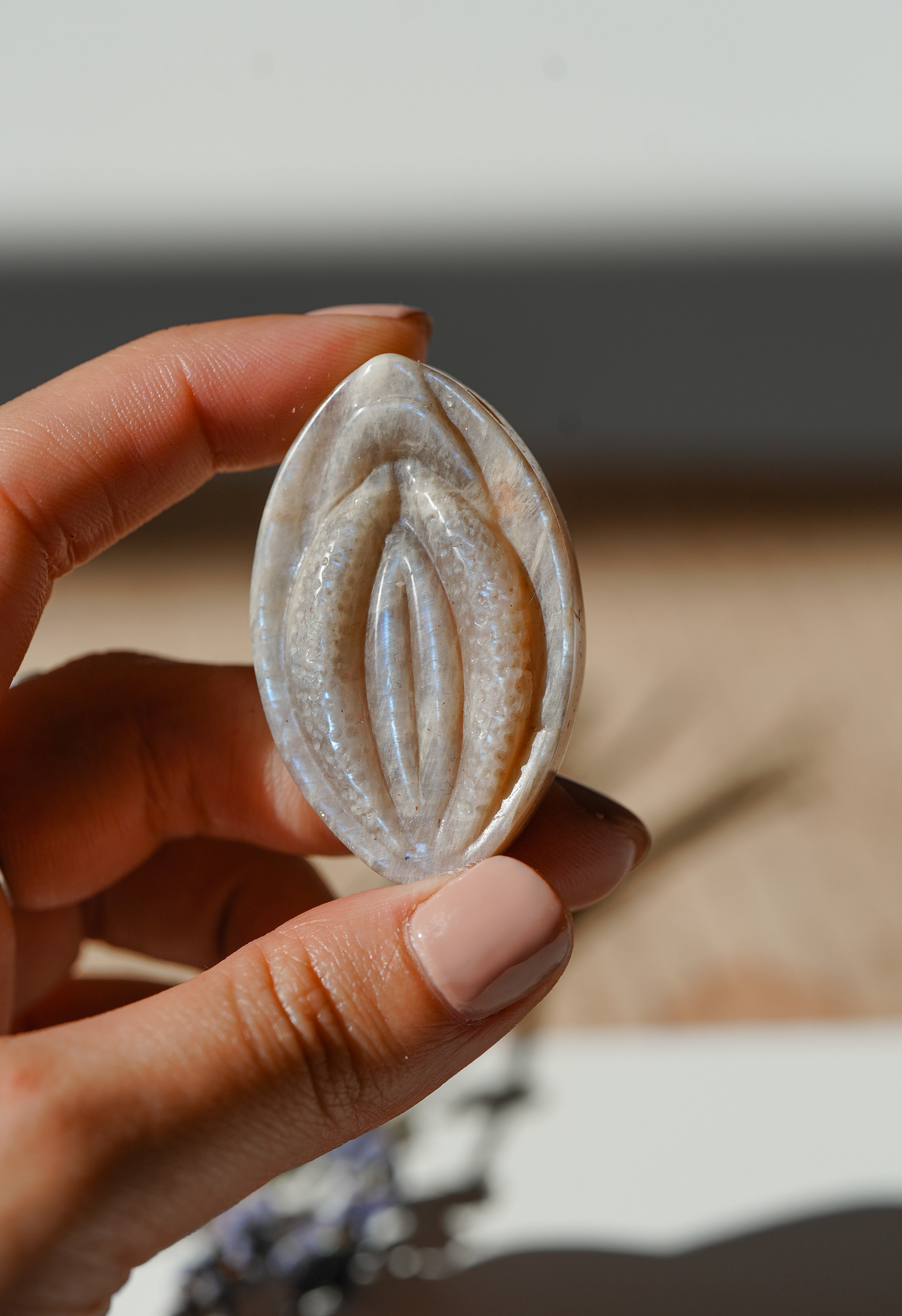 Vulva de Piedra Luna – Energía femenina y conexión cíclica