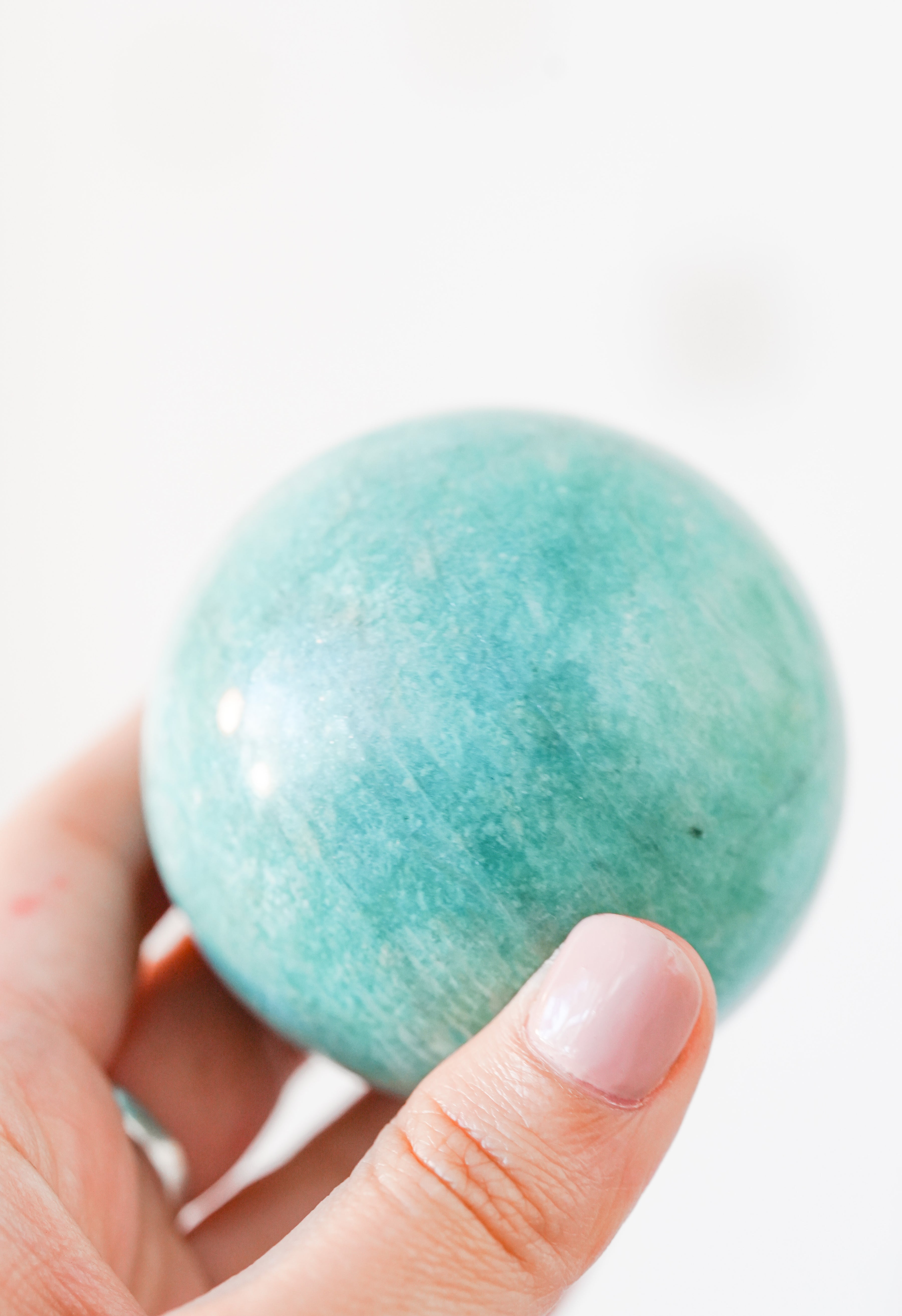 Esfera de Amazonita – Calma, verdad y equilibrio emocional