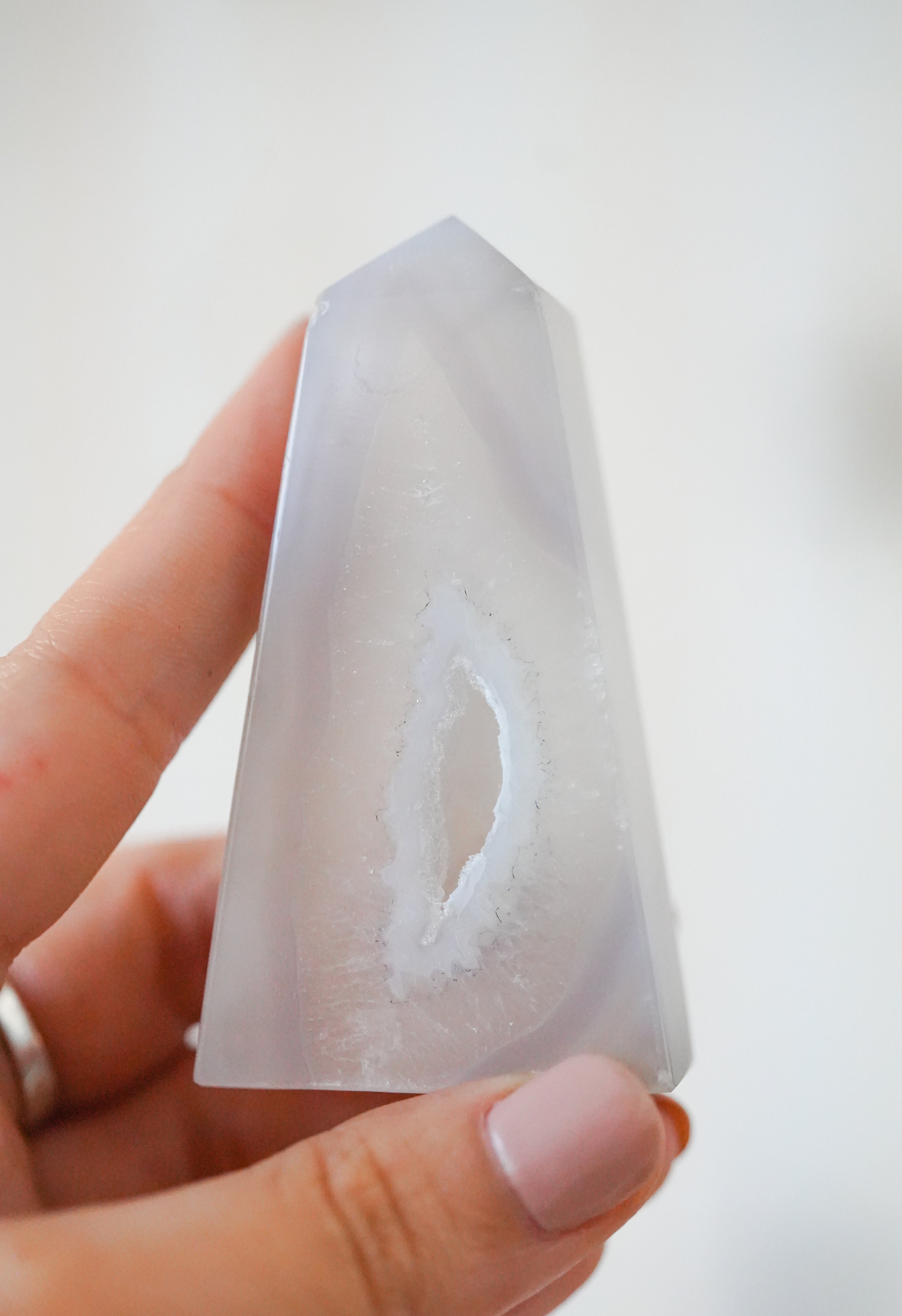 Llama de Ágata con Drusa – Energía, protección y activación