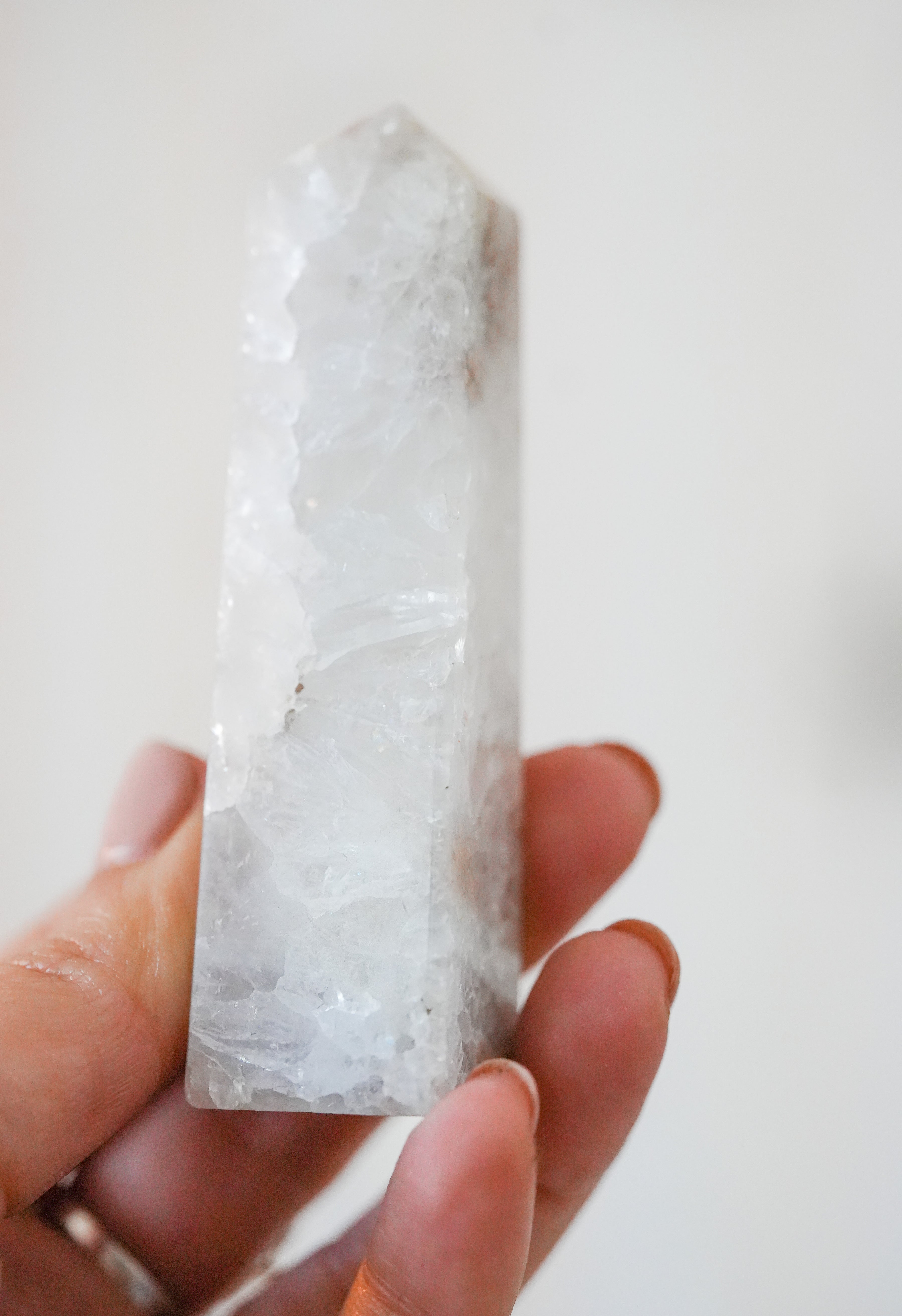 Punta de Prasiolita Calidad B – Calma, claridad y equilibrio natural