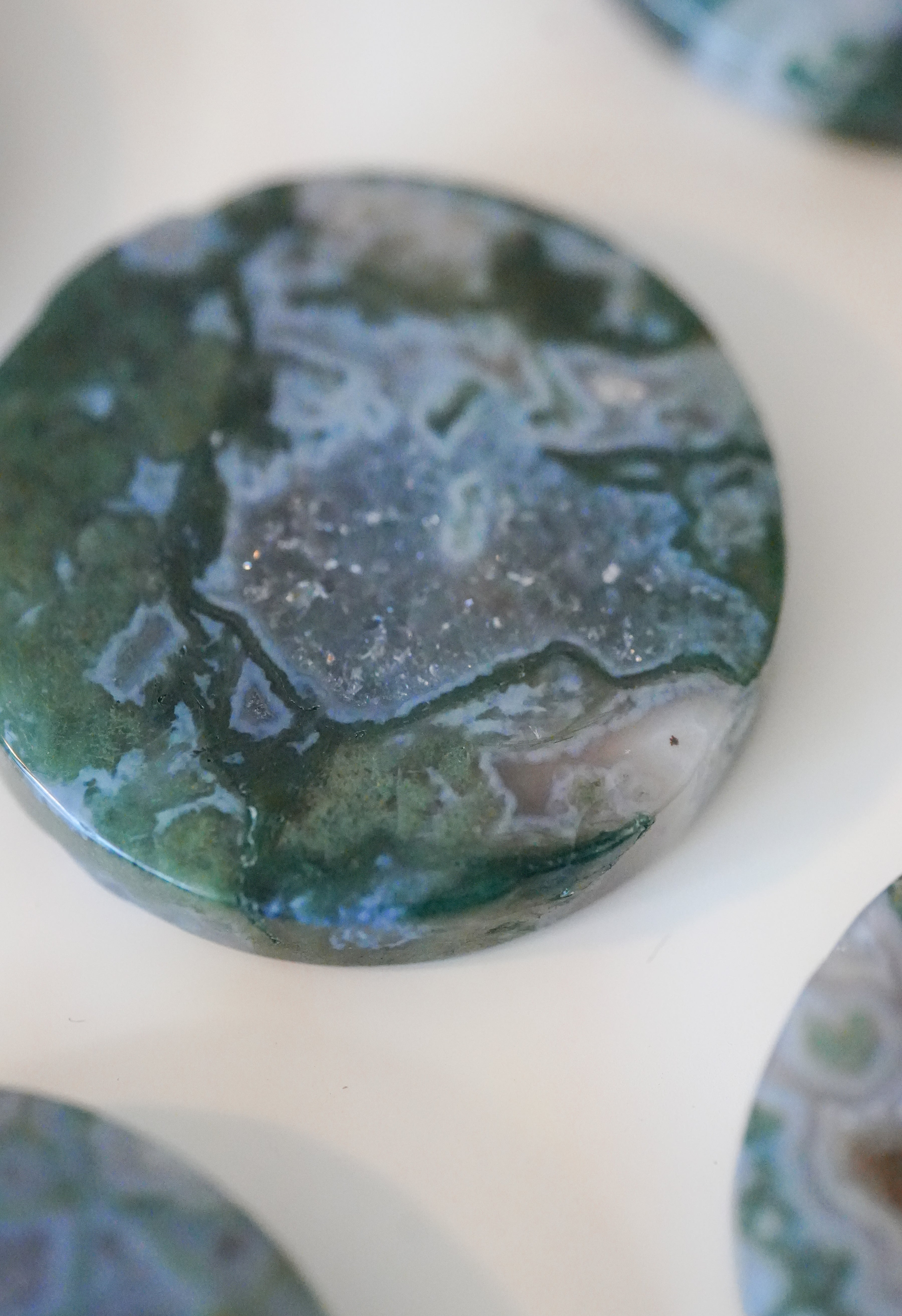 Palmstone de Ágata Musgosa – Calma, crecimiento y conexión natural