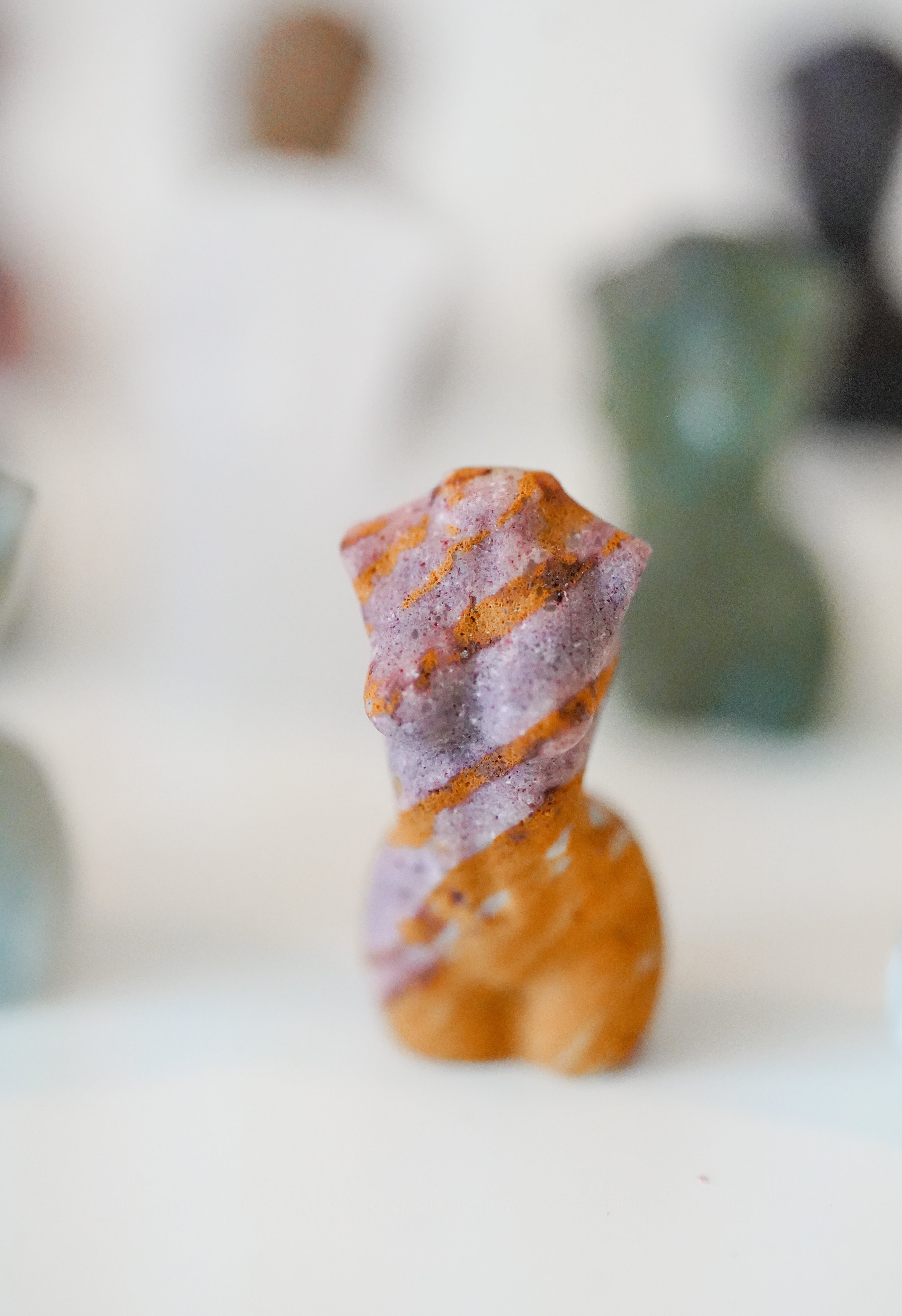 Busto Mineral Aleatorio – Identidad, presencia y energía única