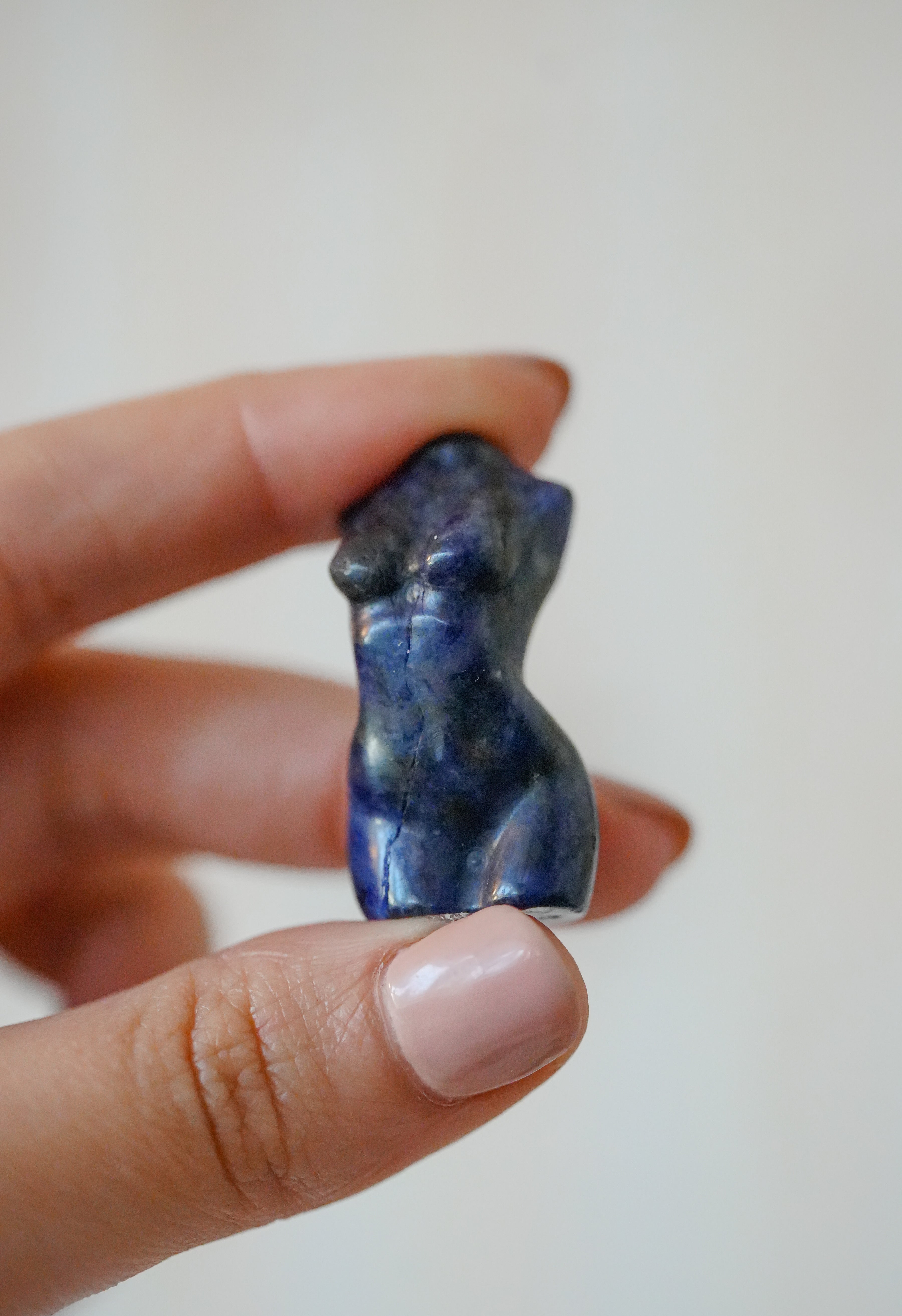 Busto Mineral Aleatorio – Identidad, presencia y energía única