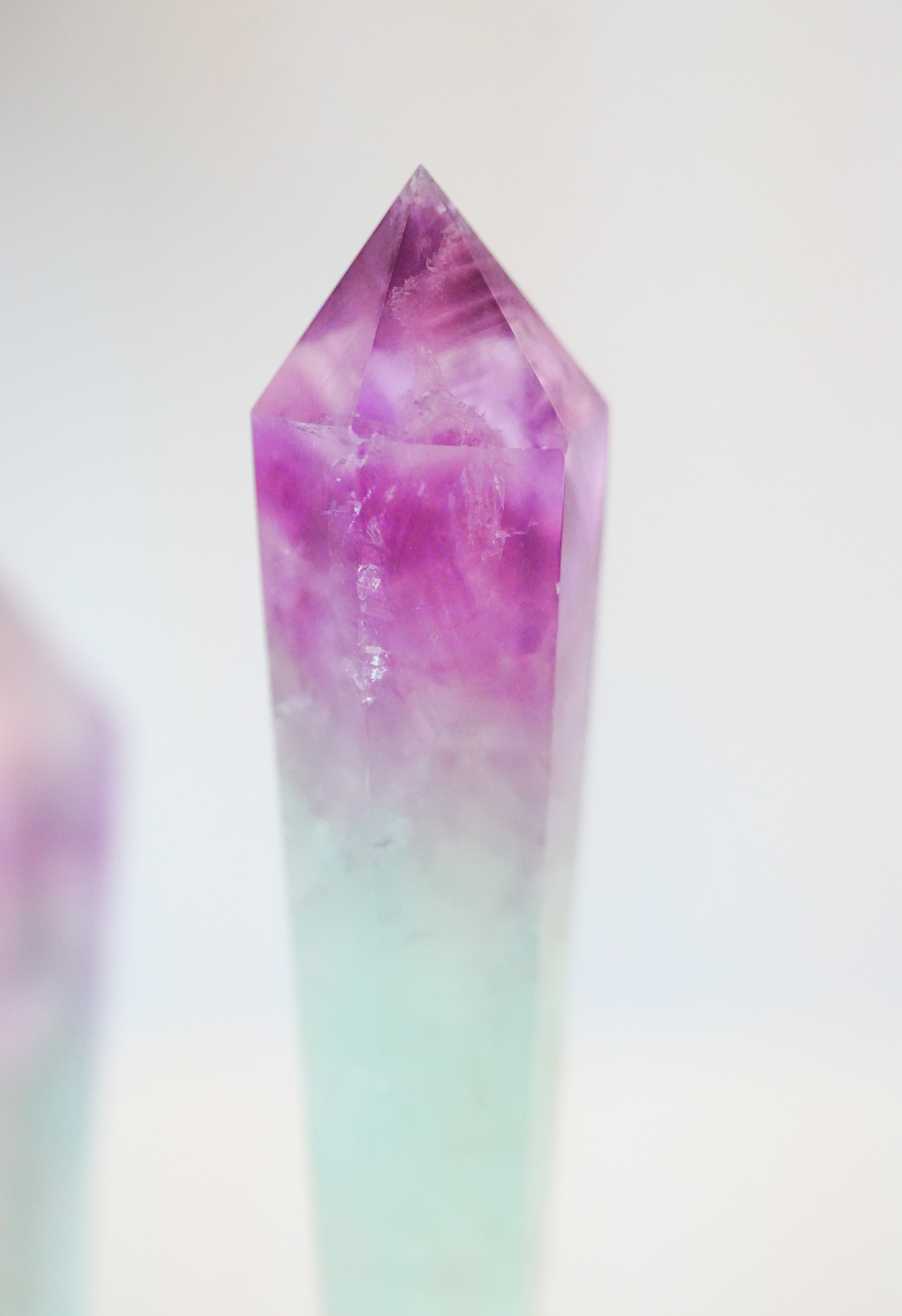 Punta de Fluorita Sandía – Equilibrio emocional y claridad