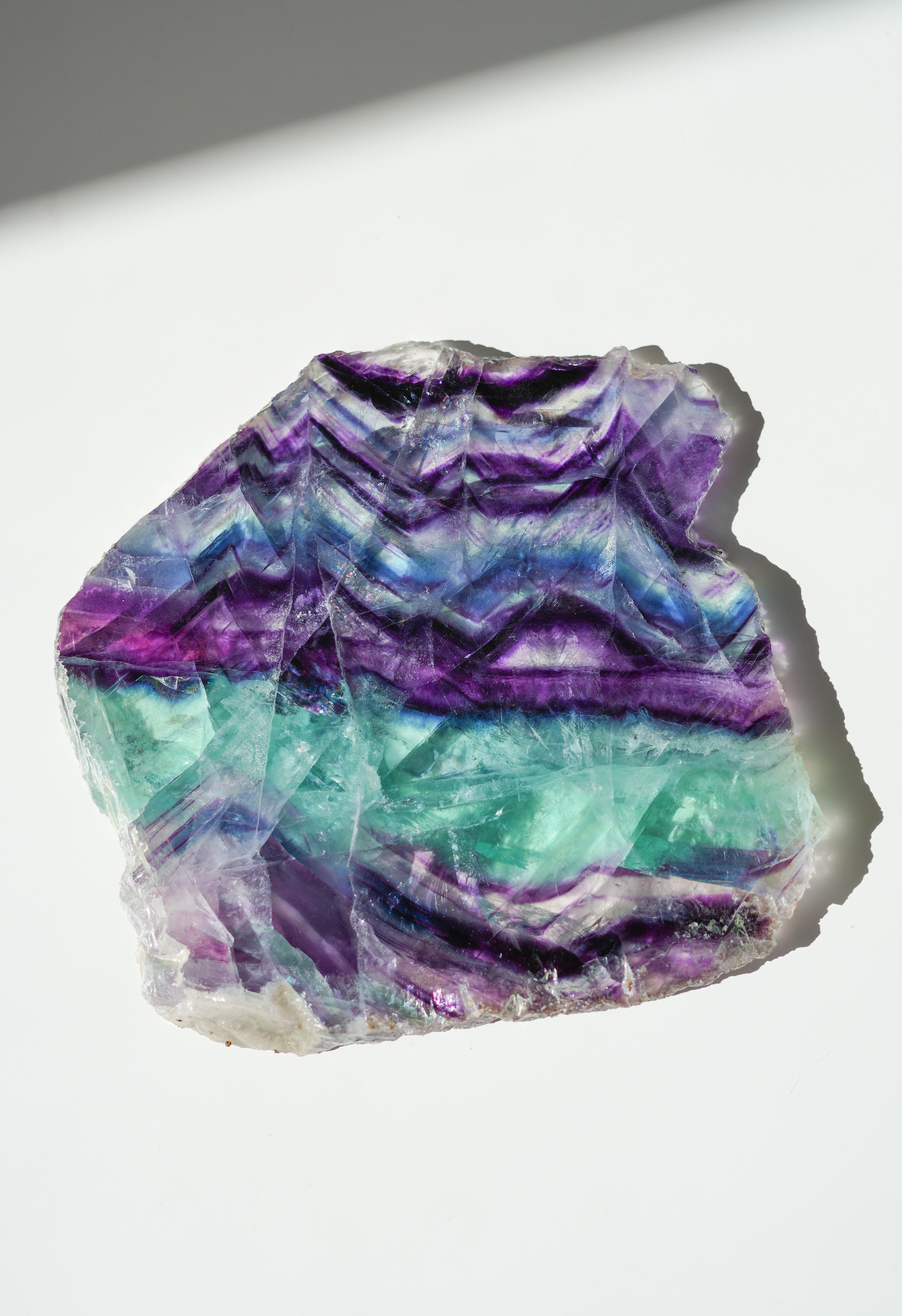 Pieza de Fluorita natural con arcoíris